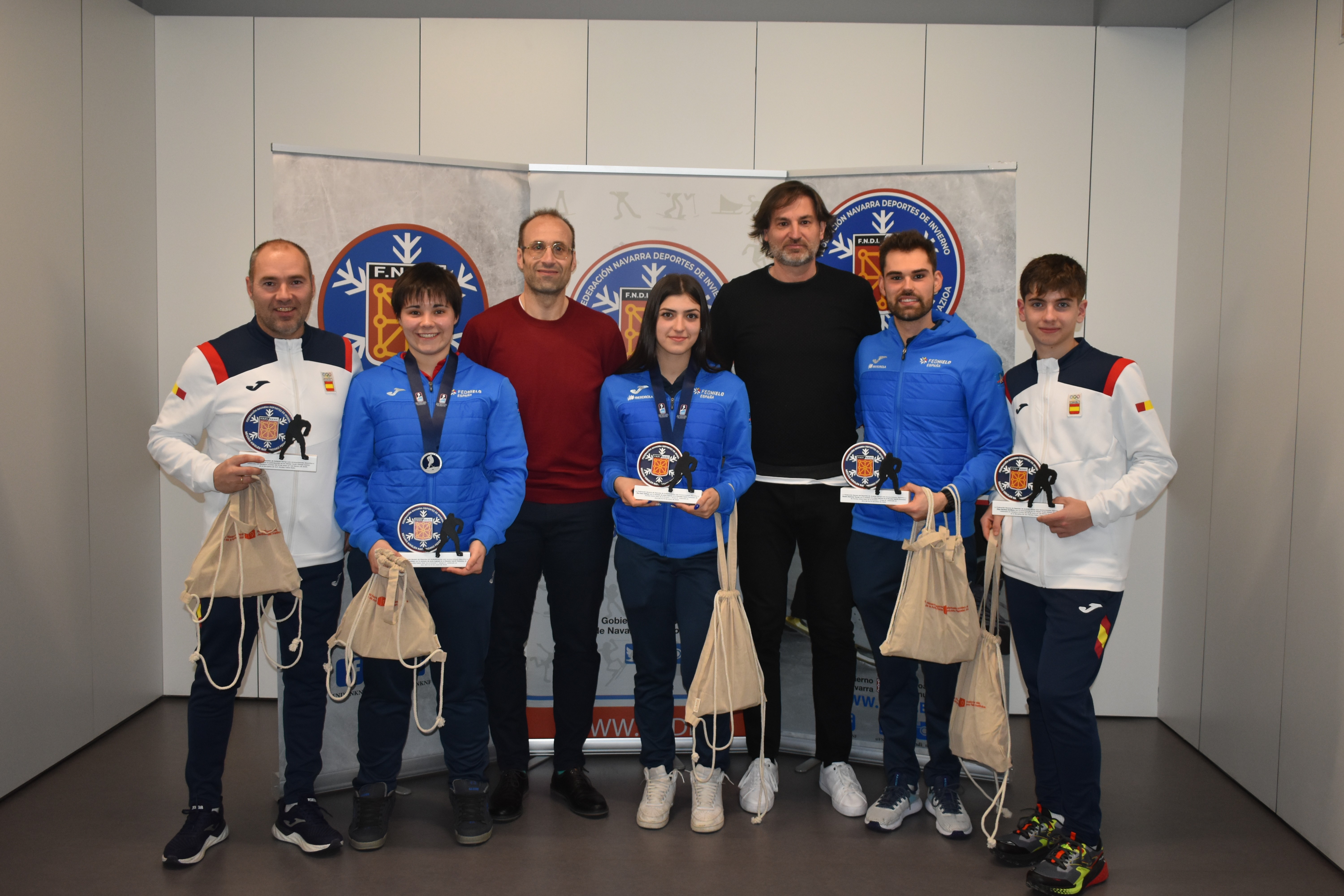 Reconocimiento a los deportistas internacionales de la Federaci&oacute;n Navarra de Deportes de Invierno