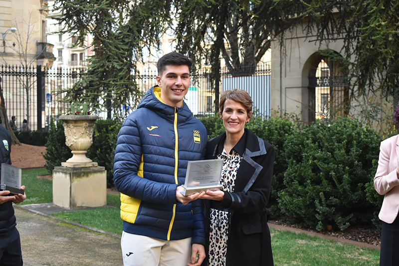 Navarra reconoce a sus ol&iacute;mpicos