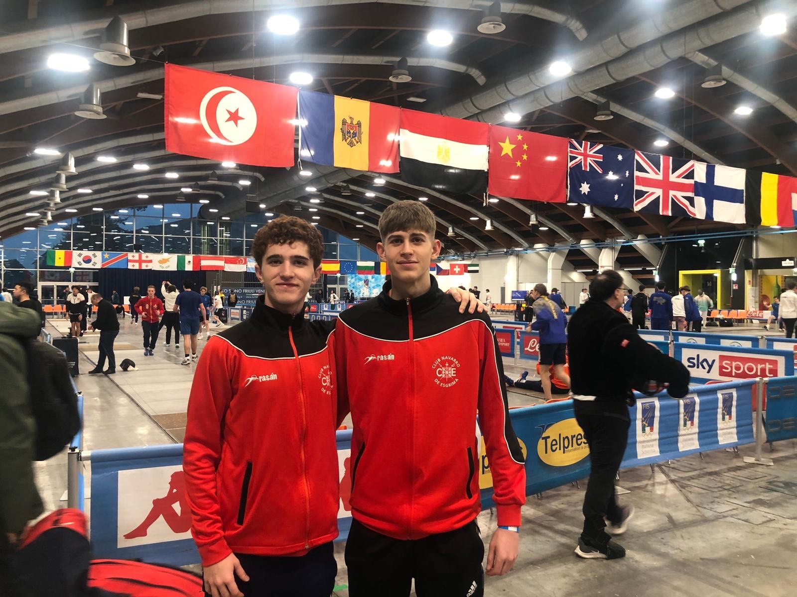 Urmeneta y S&aacute;nchez en la Copa del Mundo J&uacute;nior de espada masculina celebrada en Udine