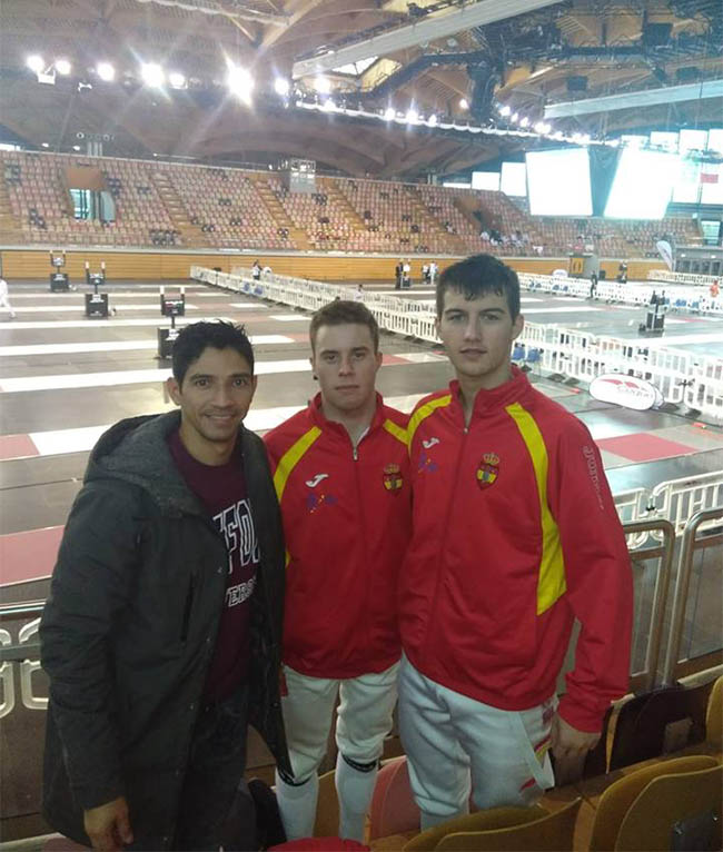 Doble competición para el Club Navarro de Esgrima