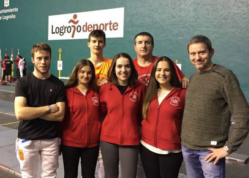 Debut en Competiciones Nacionales