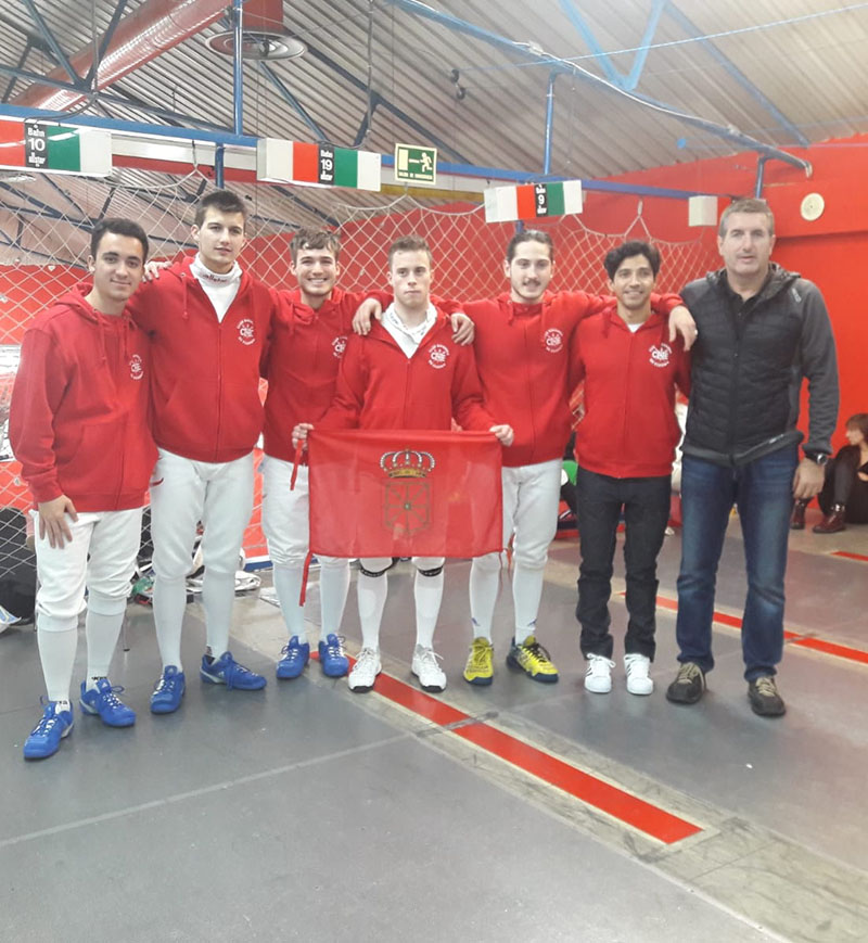 Primera medalla por equipos para Navarra en un Torneo Nacional.