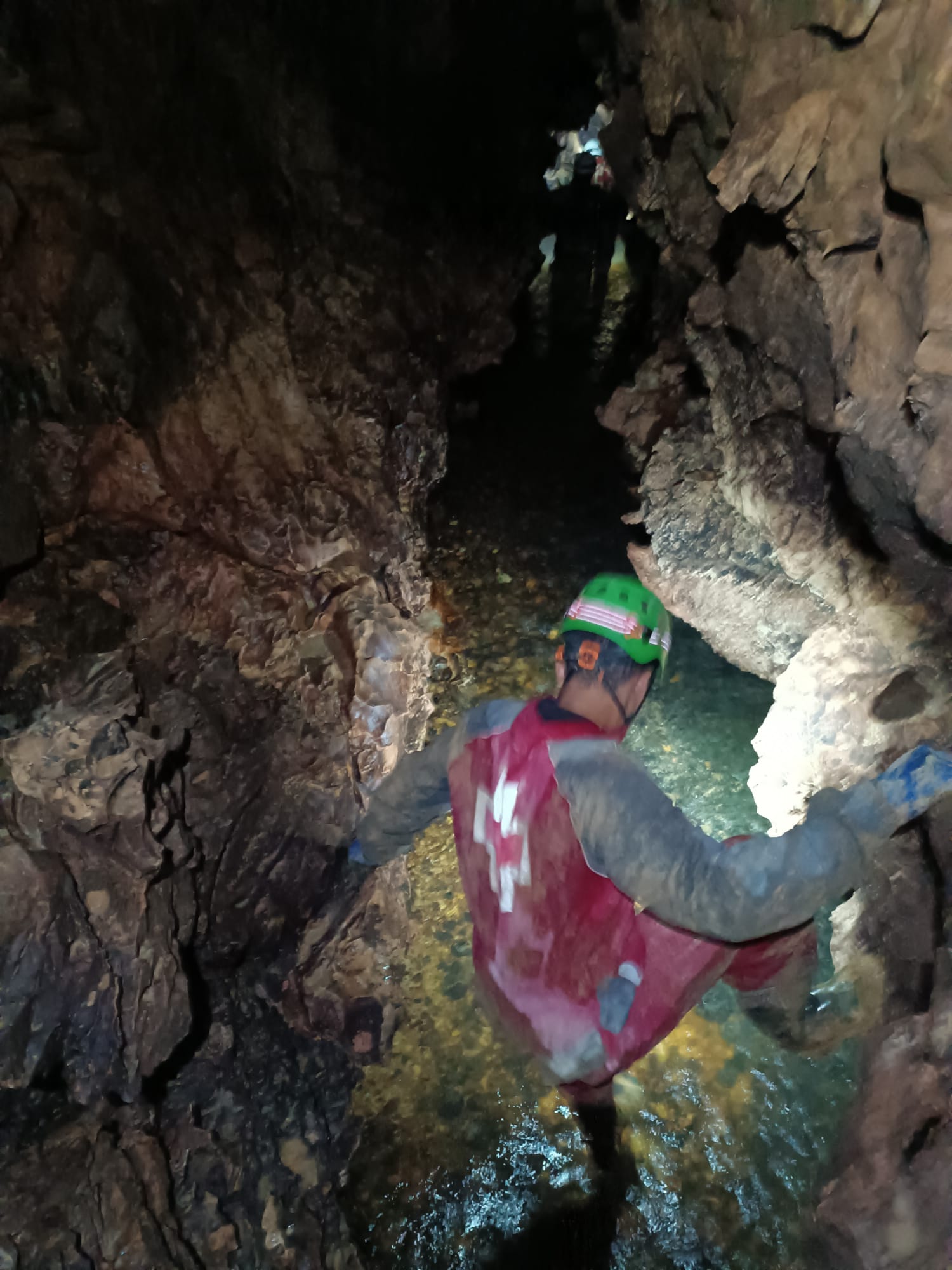 Realizado el Curso de iniciación a la espeleología vertical