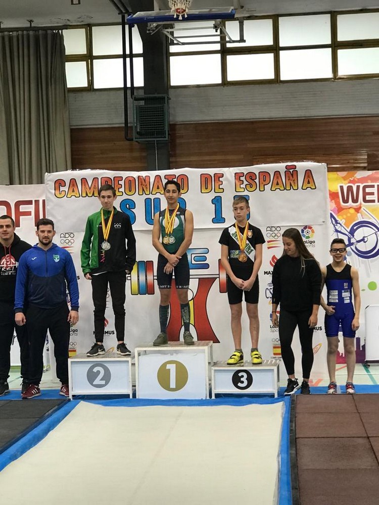 Los levantadores navarros alzan tres medallas en el Campeonato de Espa&ntilde;a Sub 15