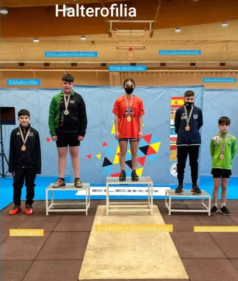 PRIMERA MEDALLA NACIONAL PARA LA HALTEROFILIA NAVARRA