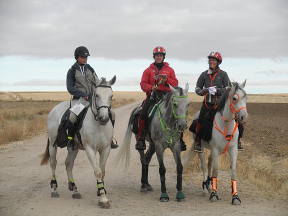 Las amazonas Navarras Vanessa Bravo y Marina Zapata participaran en el TREC** de El Espinar