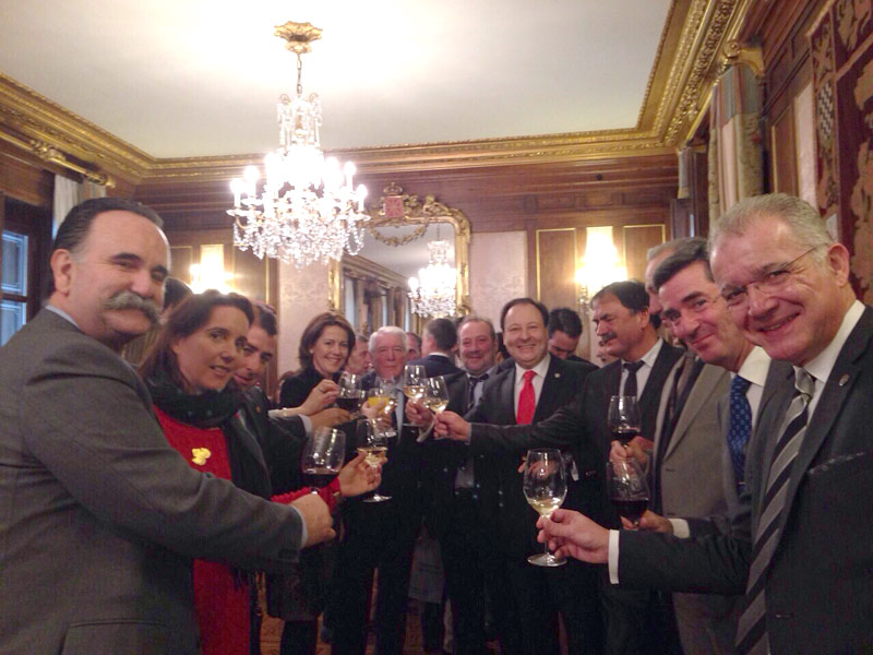 La Federación Navarra de Hípica ha sido galardonada por el Gobierno de Navarra como mejor federación deportiva 2014