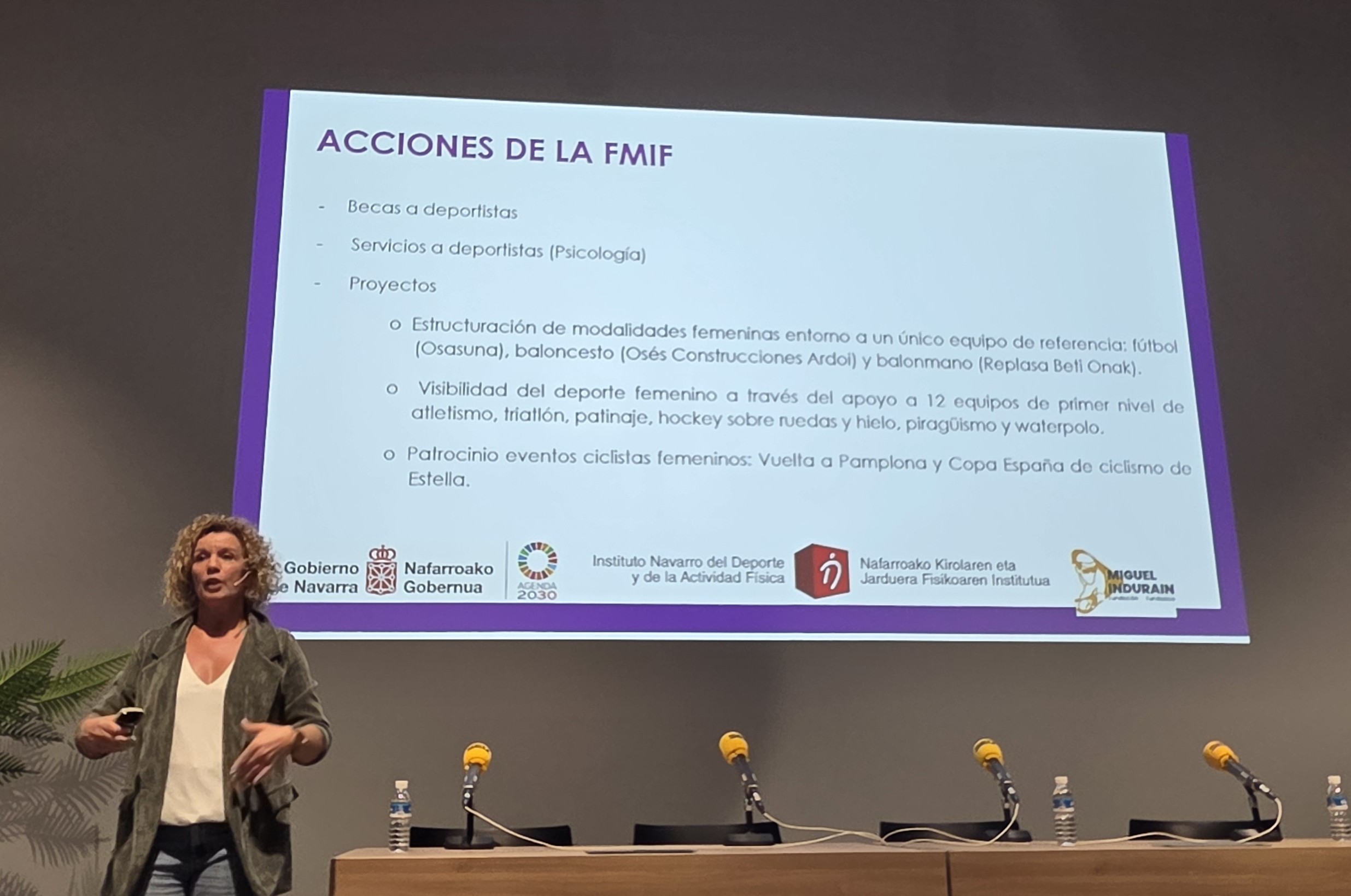 El VIII Congreso Deporte y Mujeres aborda las causas del abandono deportivo prematuro en j&oacute;venes y propone soluciones desde Navarra