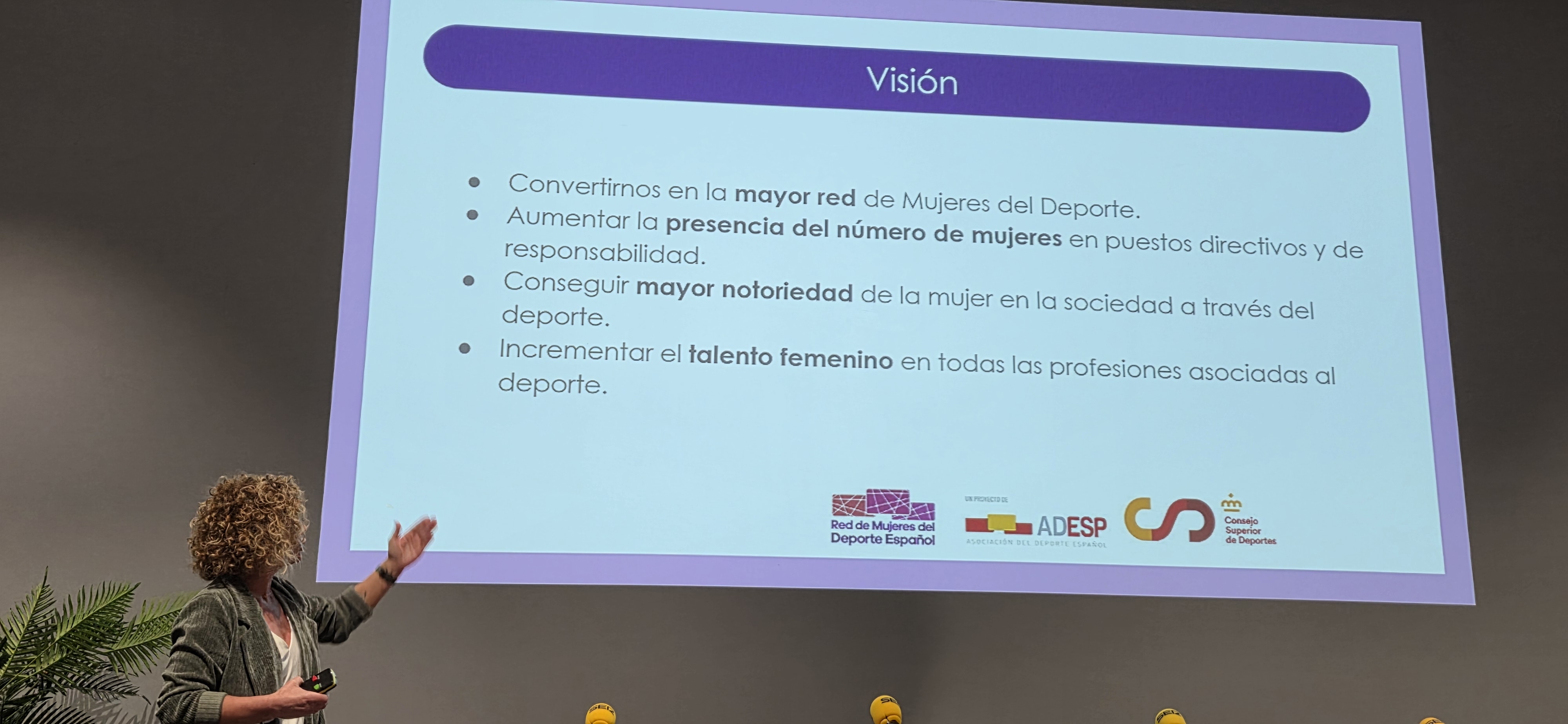 El VIII Congreso Deporte y Mujeres aborda las causas del abandono deportivo prematuro en j&oacute;venes y propone soluciones desde Navarra