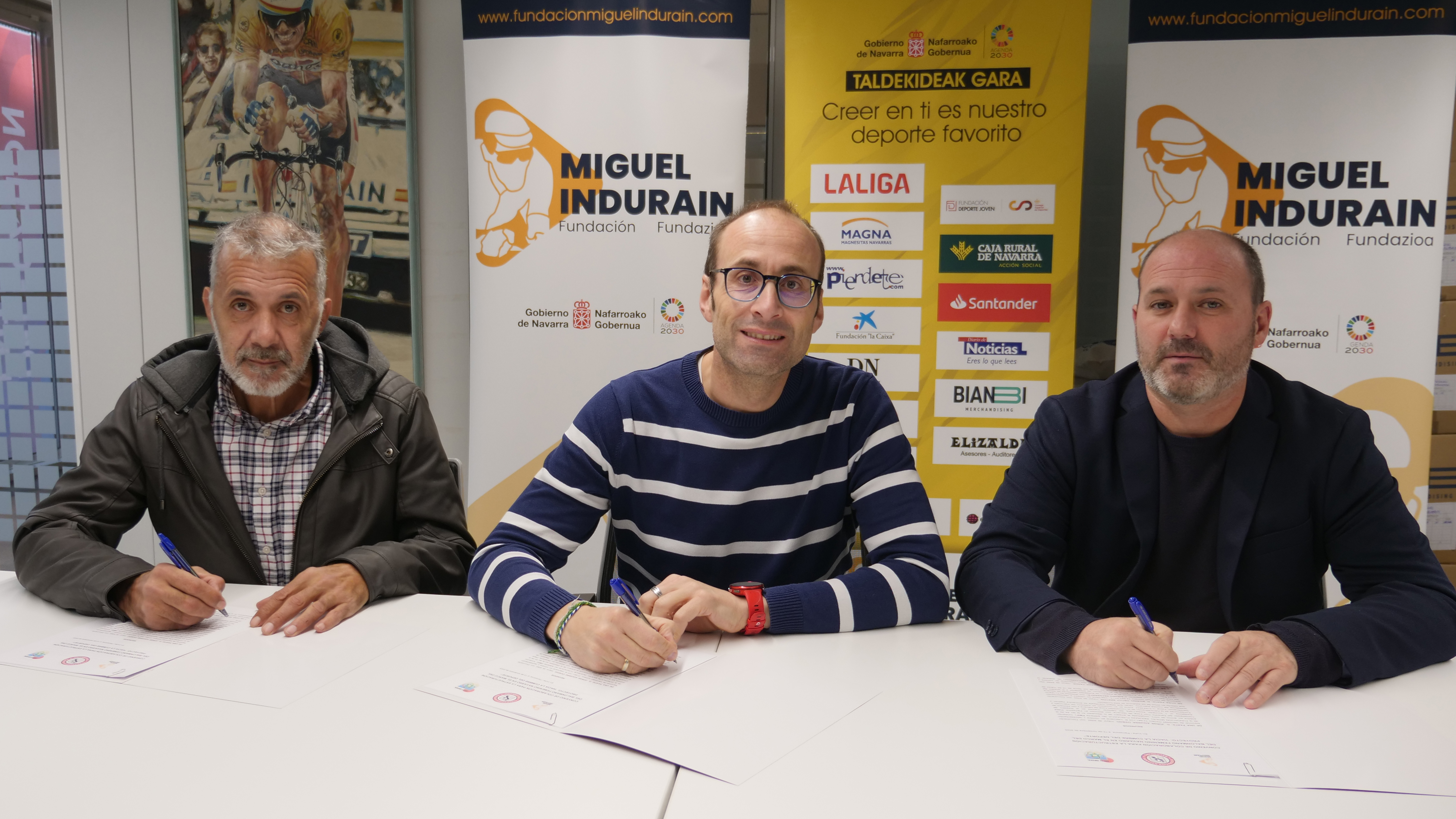 Firma del convenio para la Estructuraci&oacute;n del Balonmano Femenino 2025/26