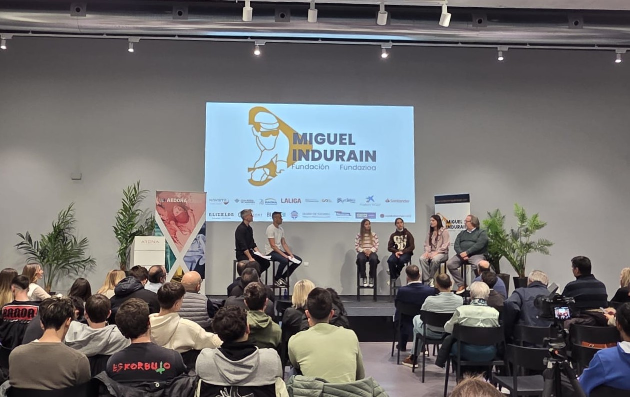 AEDONA ha celebrado una jornada que ha impulsado el deporte navarro y la igualdad con la Fundaci&oacute;n Miguel Indur&aacute;in como referente