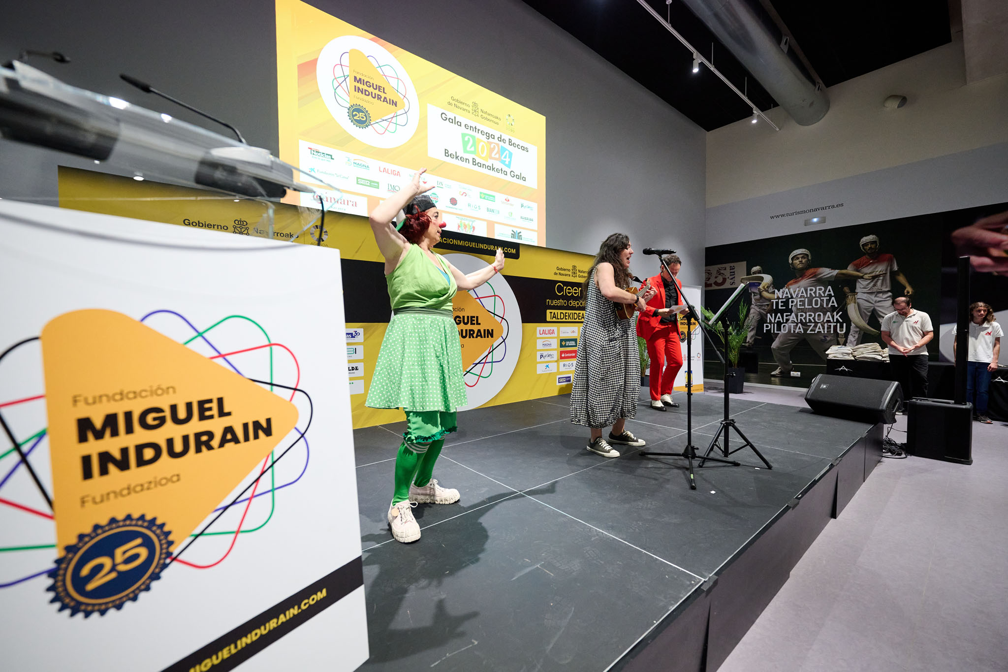 LA FMIF CONCEDE 181 BECAS EN UNA GALA CELEBRADA EN EL NAVARRA ARENA