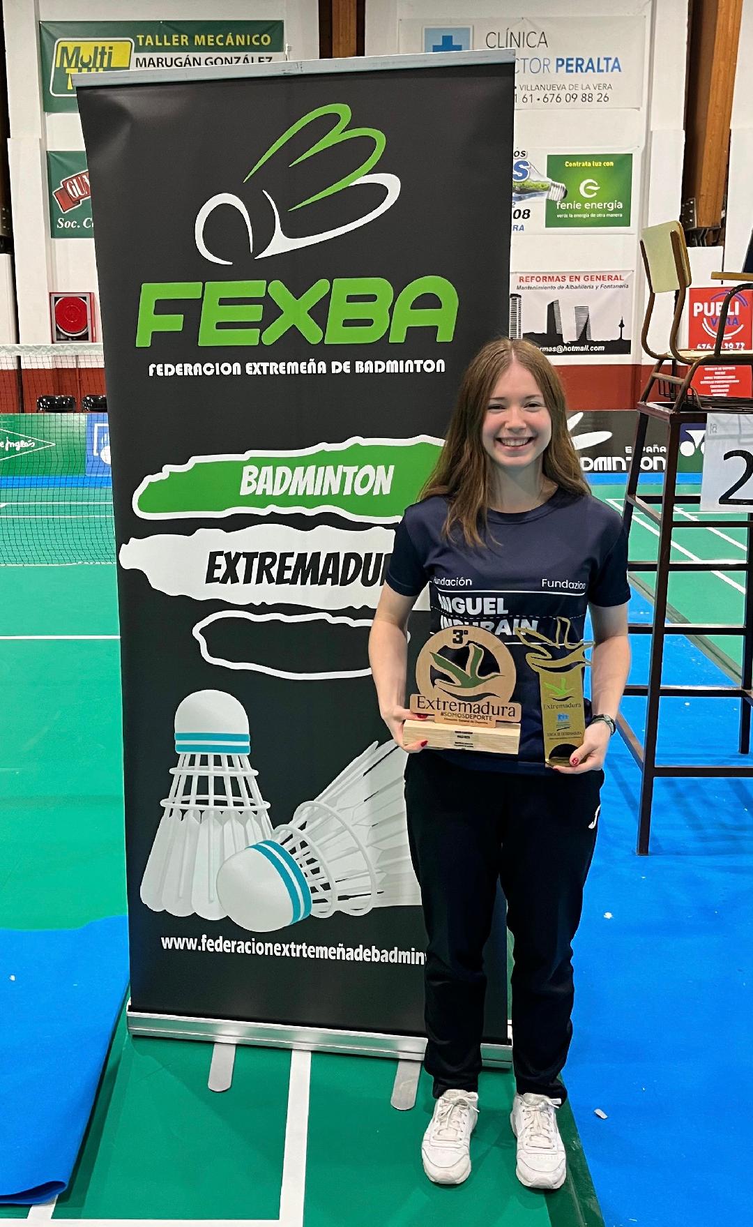 Amaia Torralba, oro y bronce en el "Top M&aacute;ster N2" de b&aacute;dminton