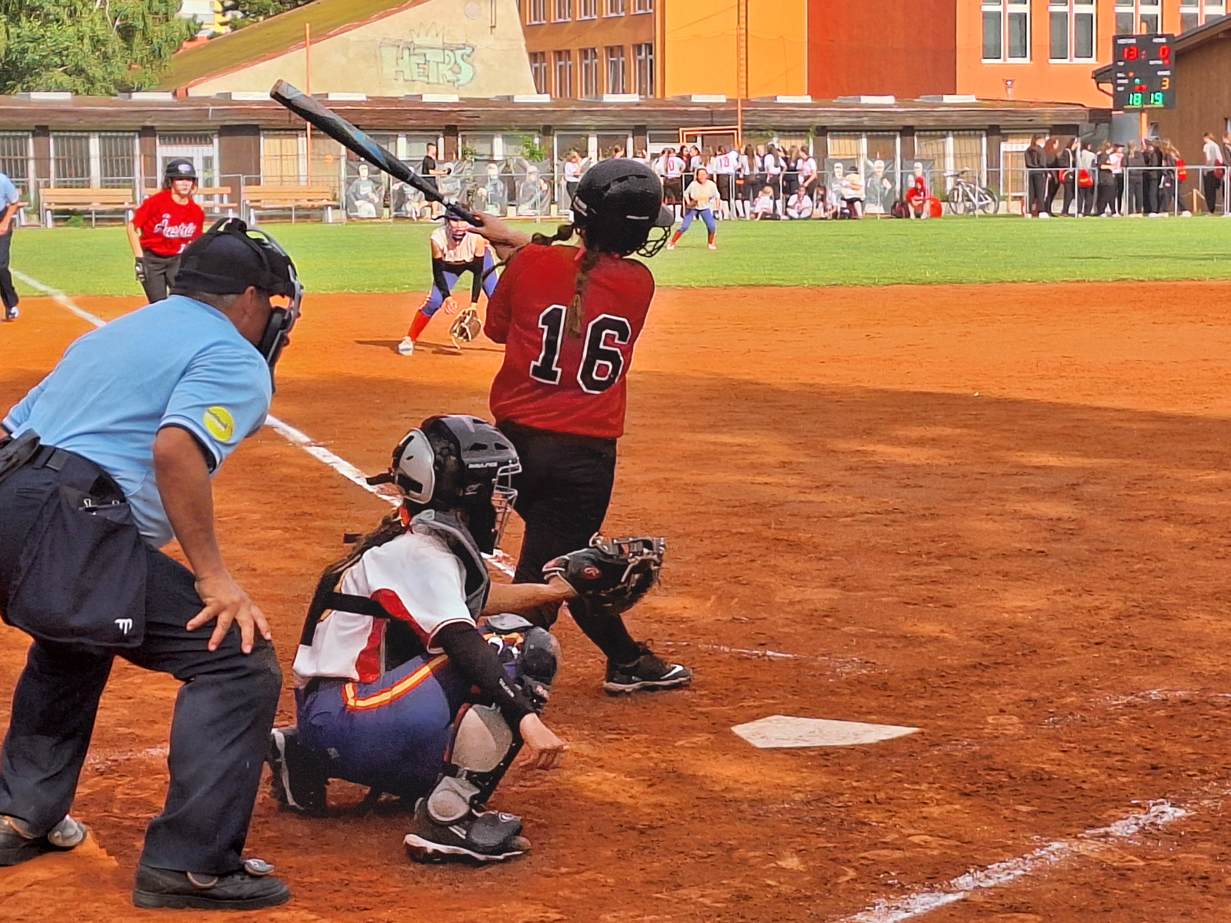 ESPA&Ntilde;A LOGRA DOS VICTORIAS EN LA JORNADA INAUGURAL DEL EUROPEO DE S&Oacute;FBOL 2015
