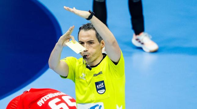 Yon Bustamante: un pilar del arbitraje internacional en balonmano