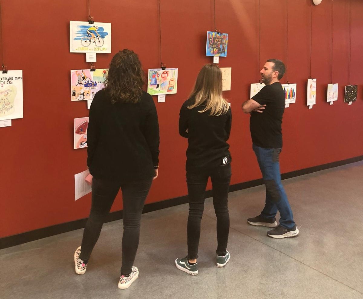 Inaugurada la exposici&oacute;n del corcurso de dibujos