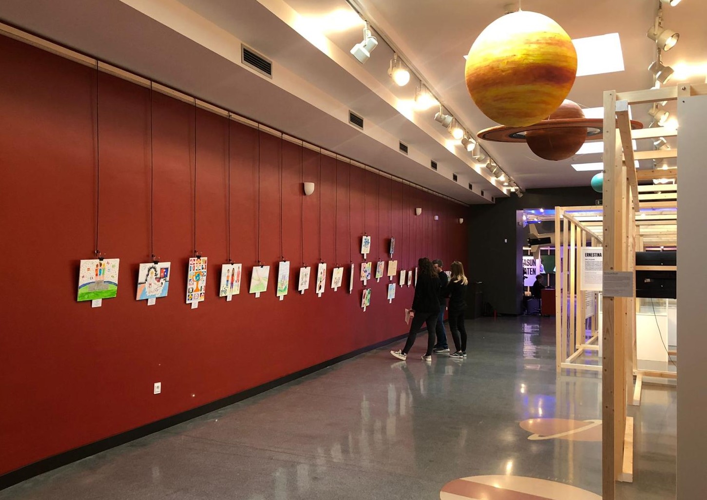 Inaugurada la exposici&oacute;n del corcurso de dibujos