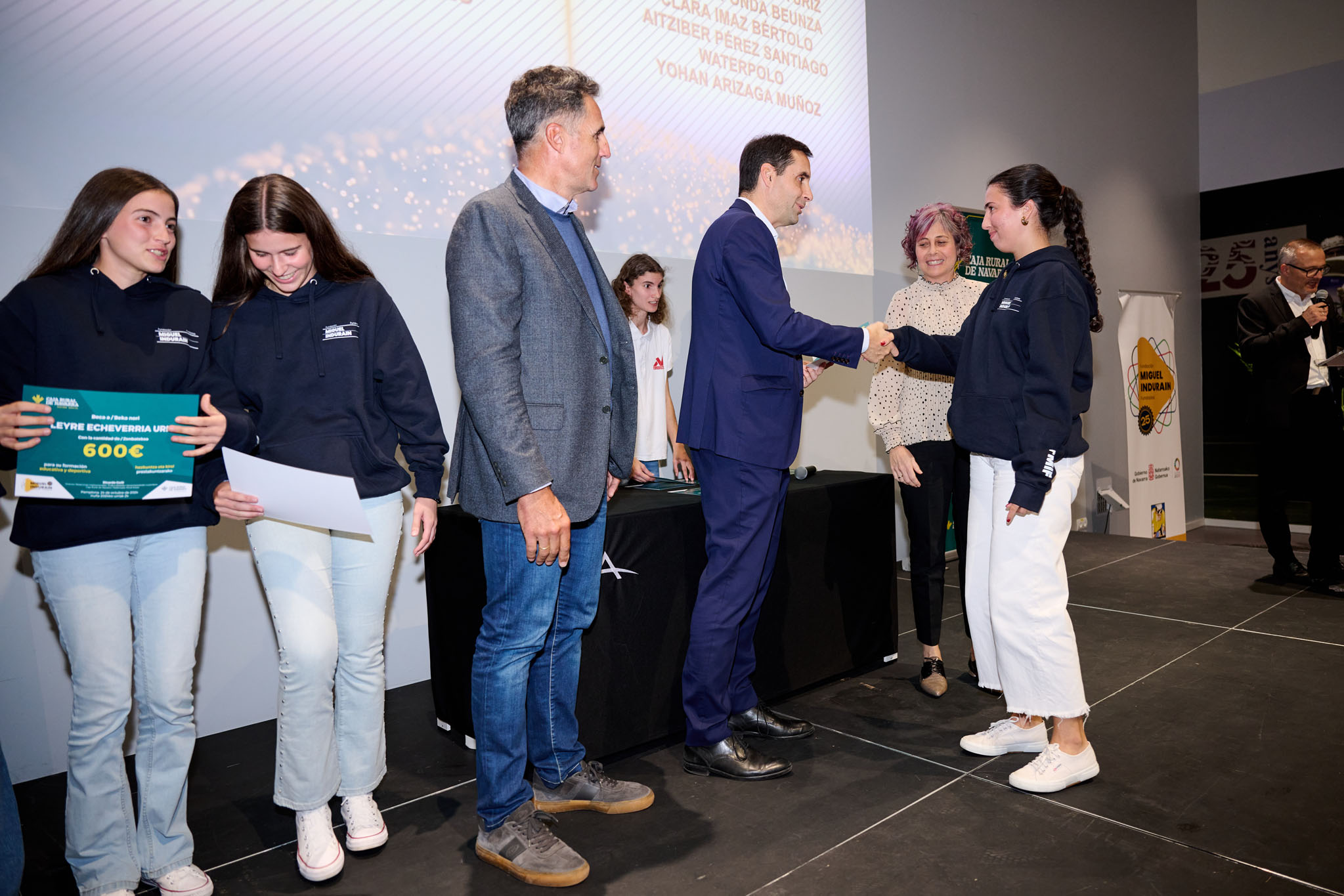 La fiesta de Caja Rural de Navarra y los "J&oacute;venes Talentos 2024"