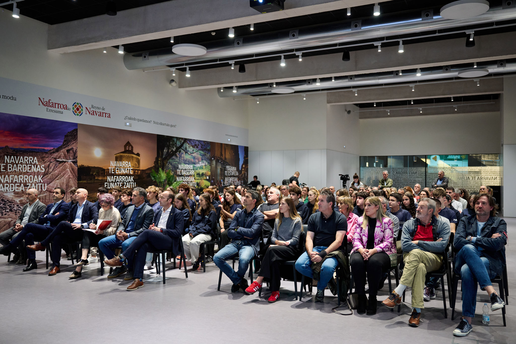 La fiesta de Caja Rural de Navarra y los "J&oacute;venes Talentos 2024"