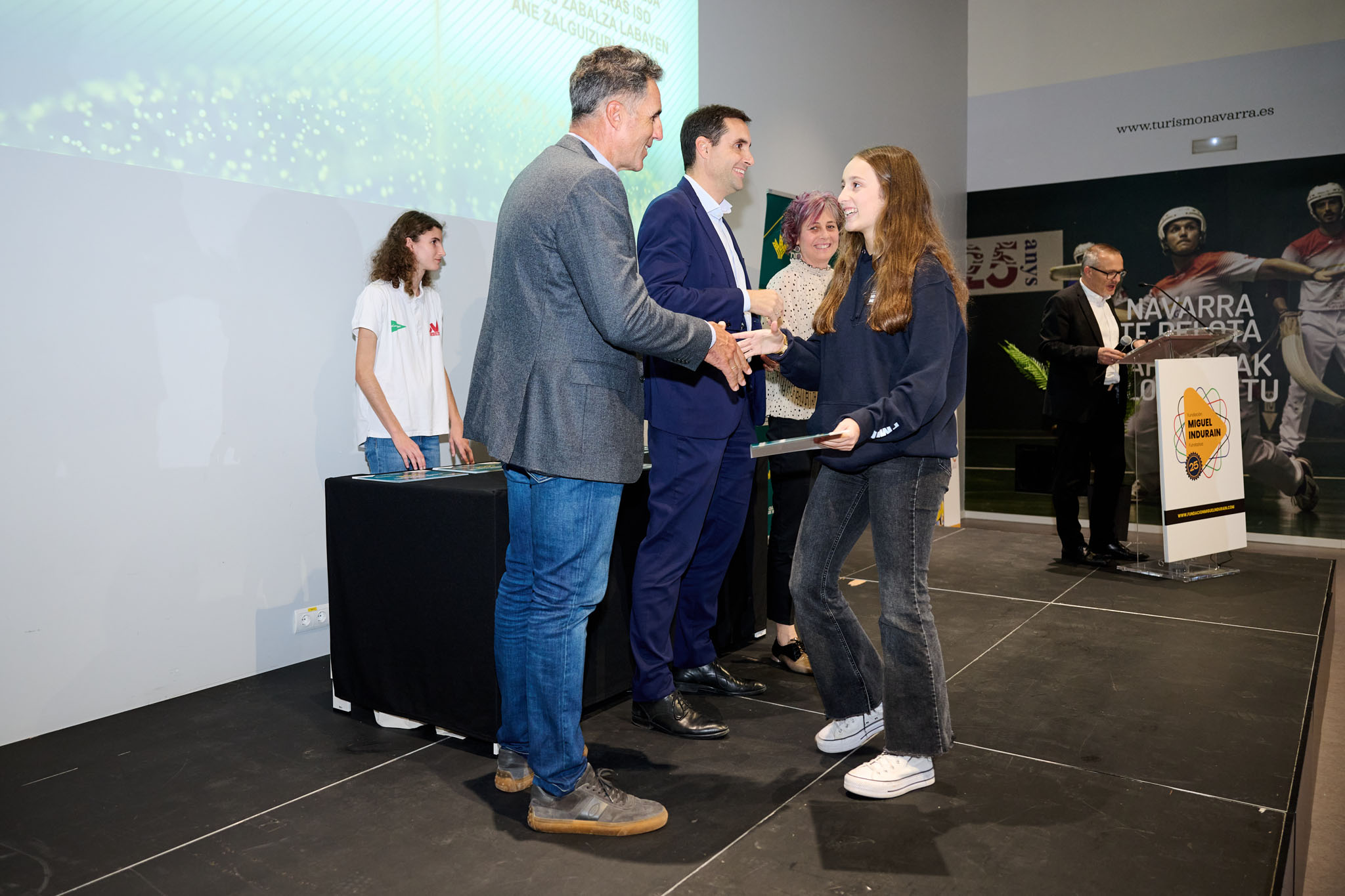 La fiesta de Caja Rural de Navarra y los "J&oacute;venes Talentos 2024"