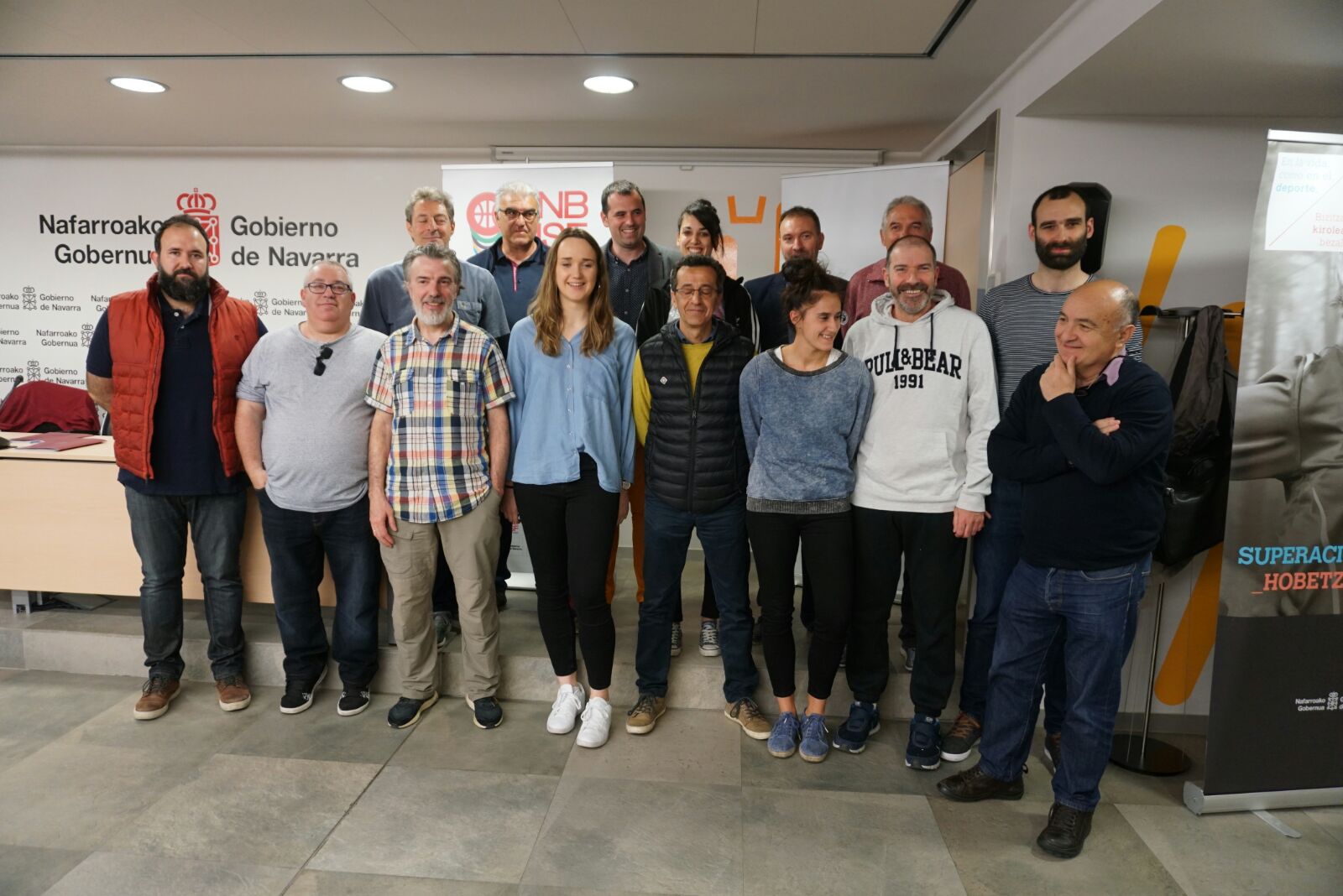 Firmado el convenio para estructurar el baloncesto femenino navarro de alto rendimiento en el marco del proyecto "Hacia la cumbre del deporte"