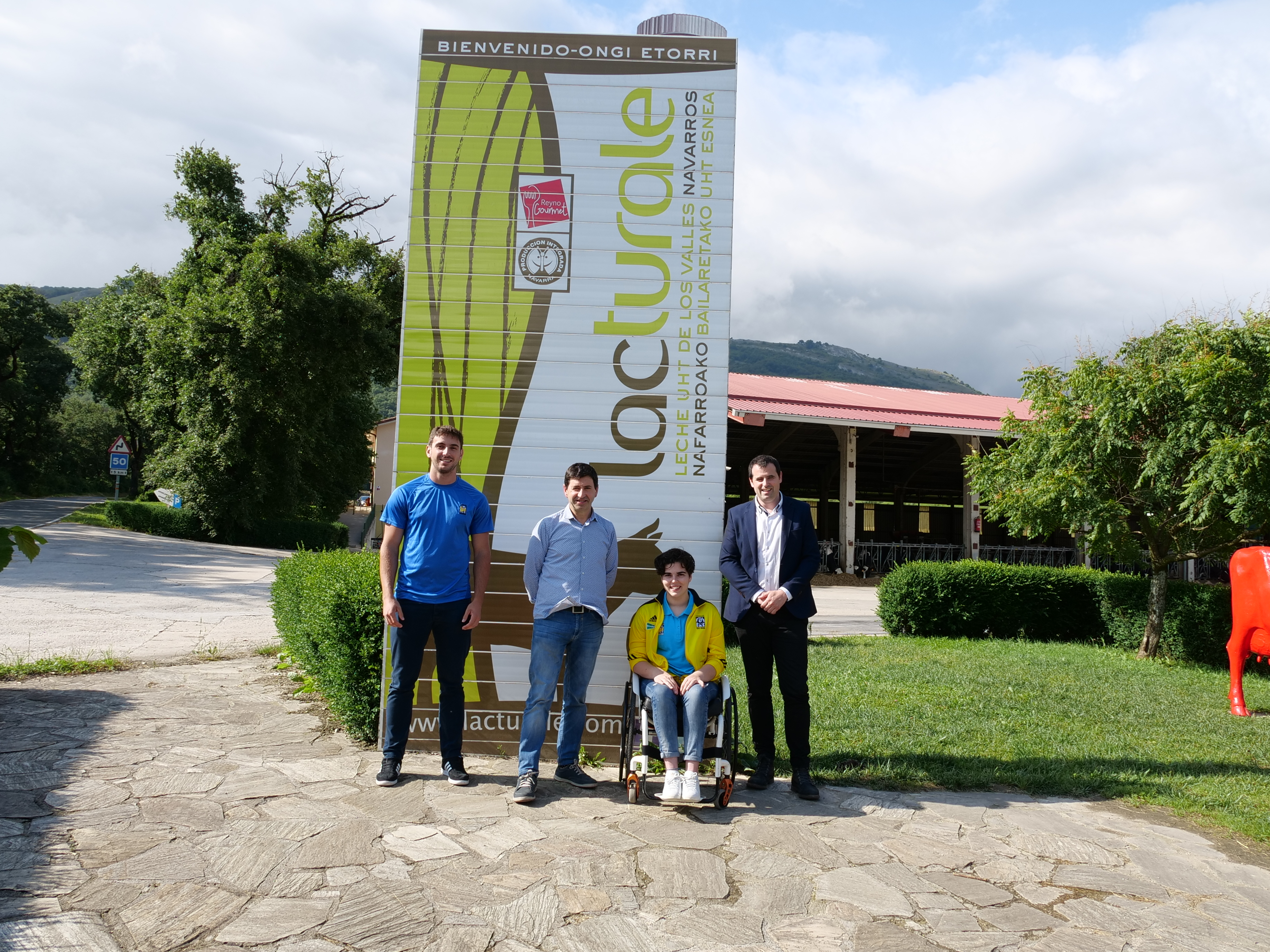 El apoyo de Lacturale a la Fundaci&oacute;n Miguel Indur&aacute;in refuerza las 6 rutas puestas en marcha por la entidad p&uacute;blica