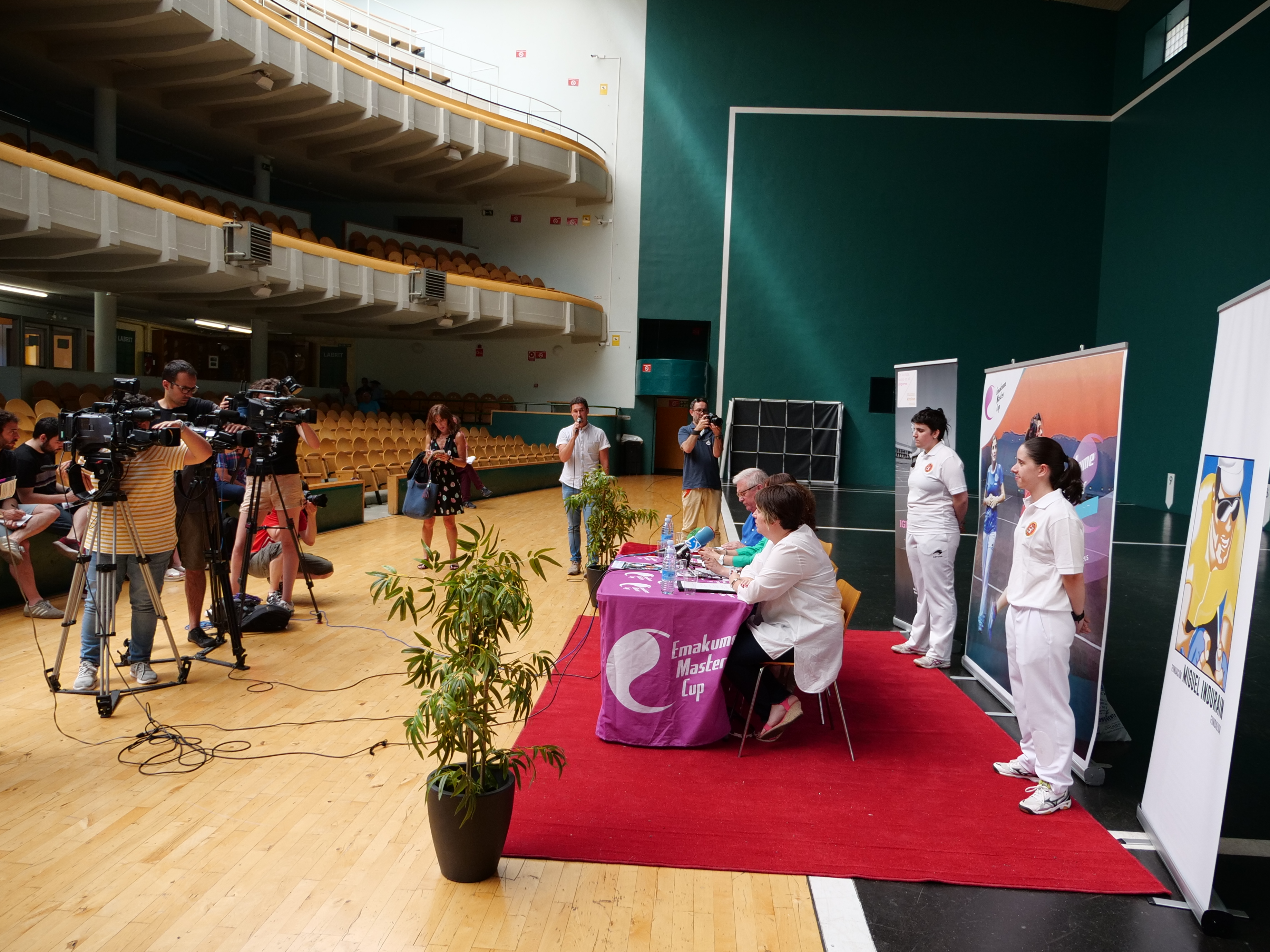 La Fundaci&oacute;n Miguel Indur&aacute;in impulsa el I Torneo San Ferm&iacute;n de Pelota A Mano Femenina
