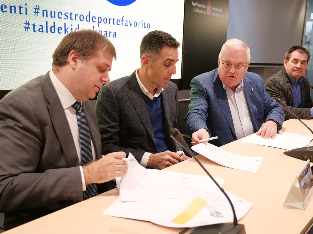 Fundaci&oacute;n Miguel Indur&aacute;in Fundazioa y Correos, unidos para impulsar al deporte navarro
