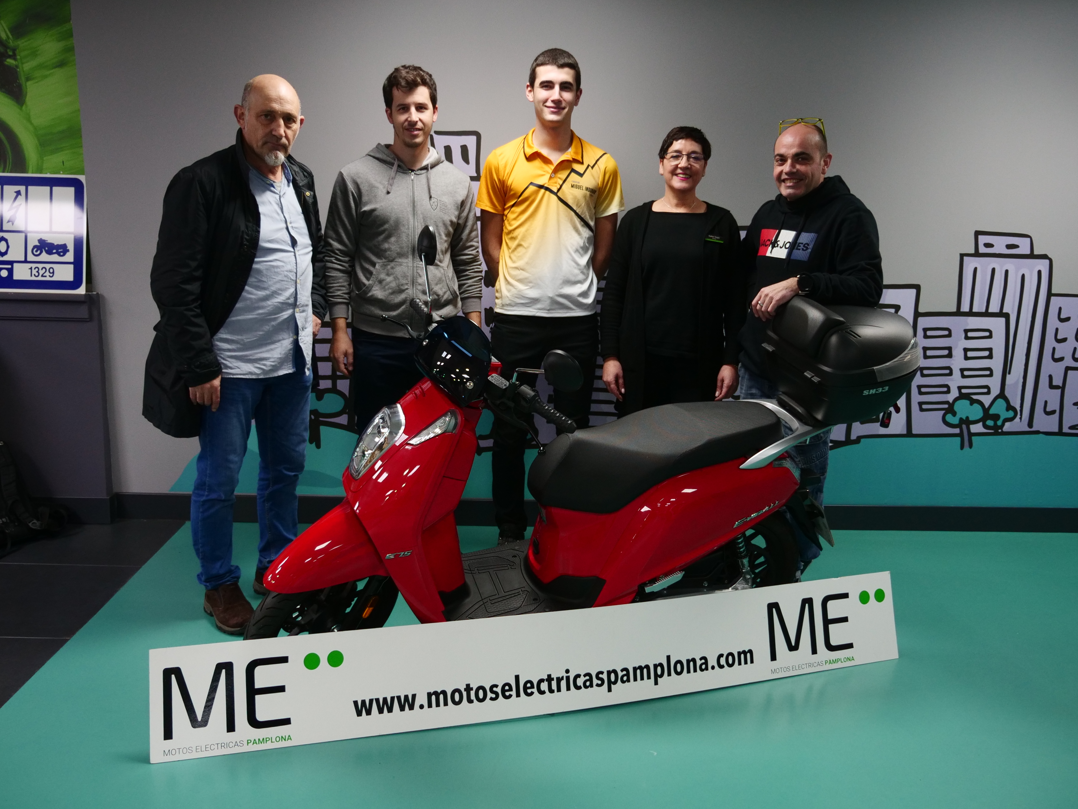 La empresa Puro Racing cede a la FMIF una moto el&eacute;ctrica