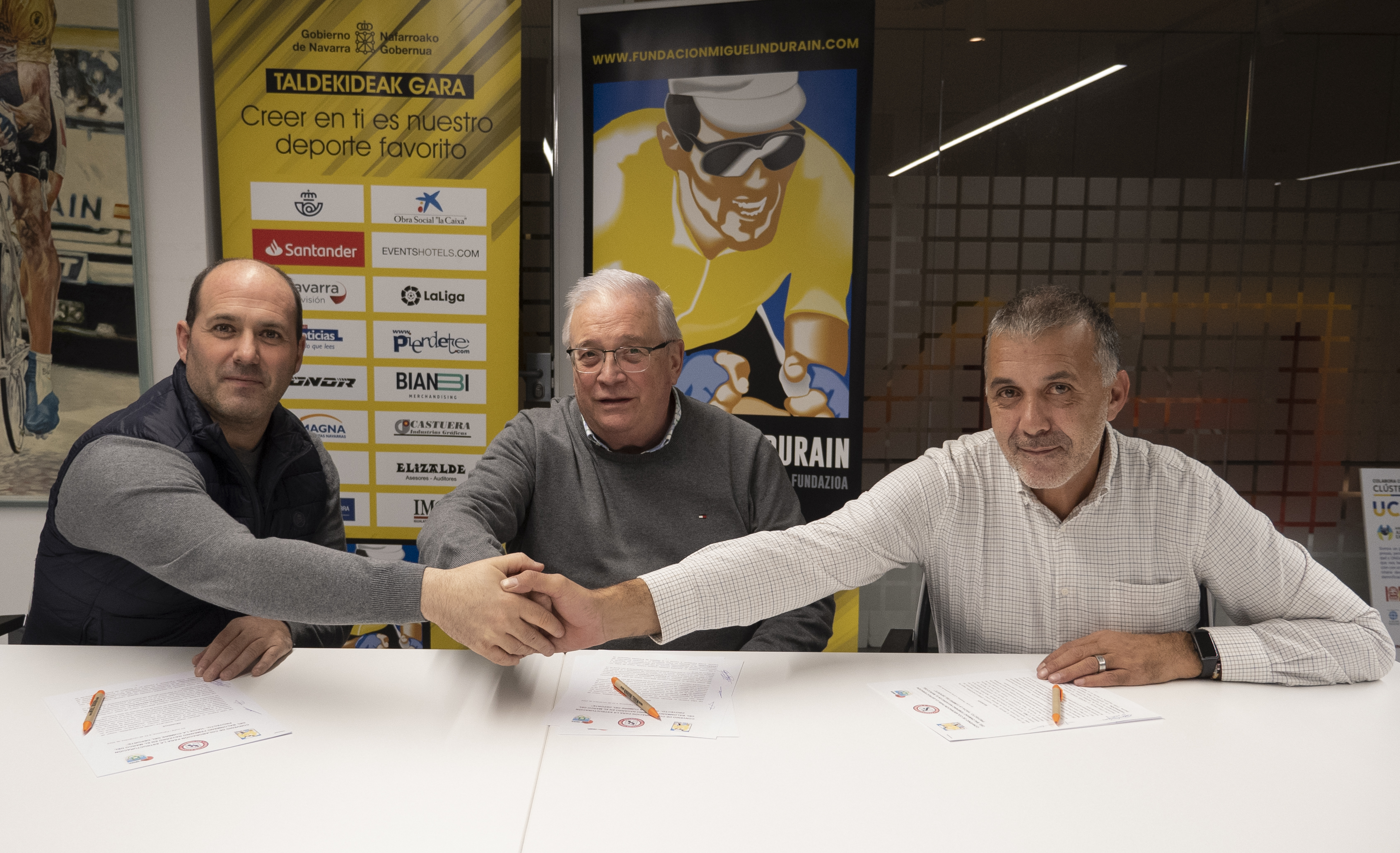 Colaboraci&oacute;n con el equipo de balonmano Beti Onak Femenino y con la Federaci&oacute;n Navarra de Balonmano