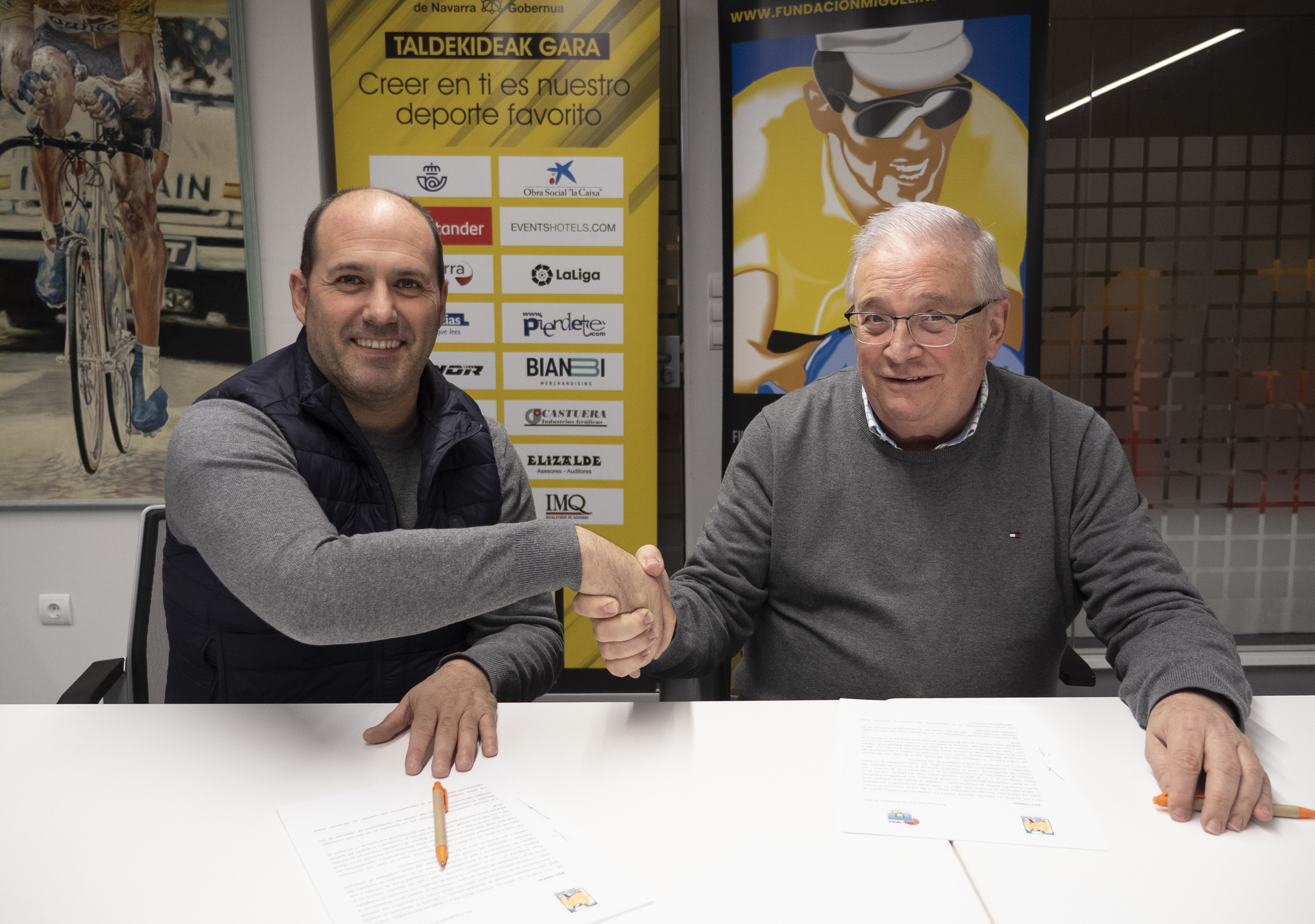 Colaboraci&oacute;n con el equipo de balonmano Beti Onak Femenino y con la Federaci&oacute;n Navarra de Balonmano