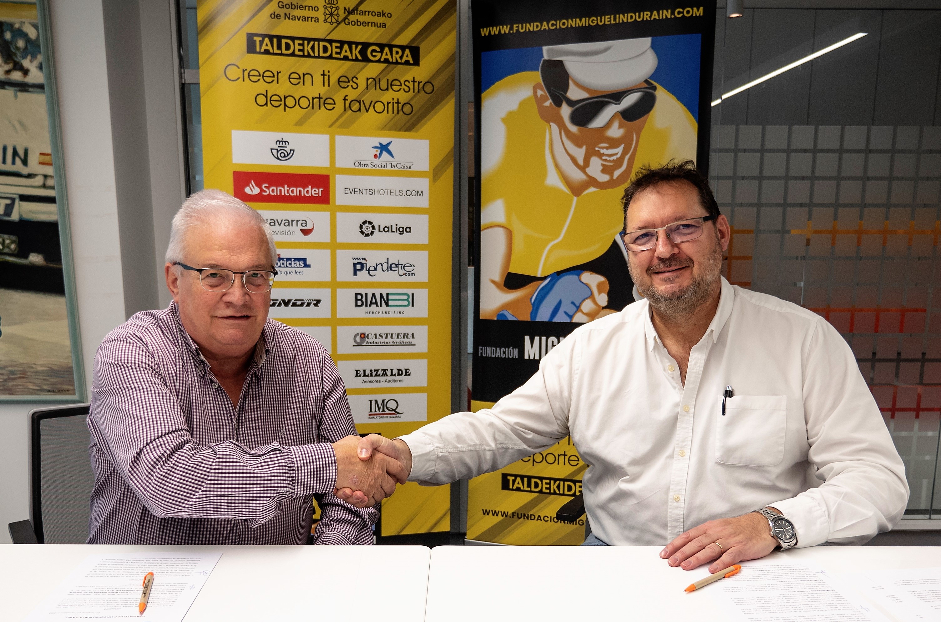 FIRMA DEL ACUERDO DE PATROCINIO CON RADIO MARCA NAVARRA