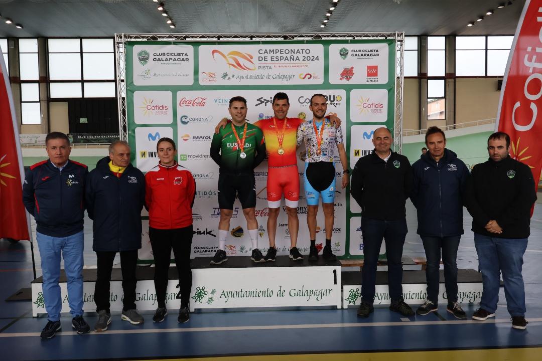 Edu Santas revalida sus cuatro t&iacute;tulos de Espa&ntilde;a en pista