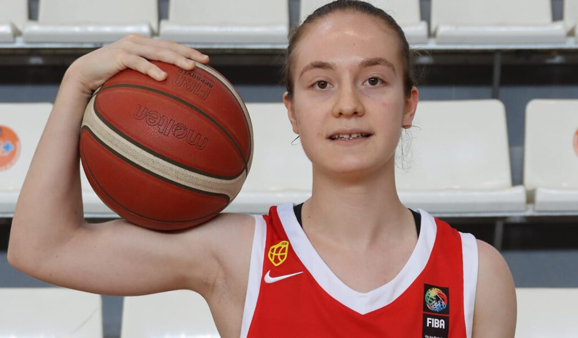 La navarra Elena &Aacute;lvarez, bronce mundial con la selecci&oacute;n espa&ntilde;ola sub 17