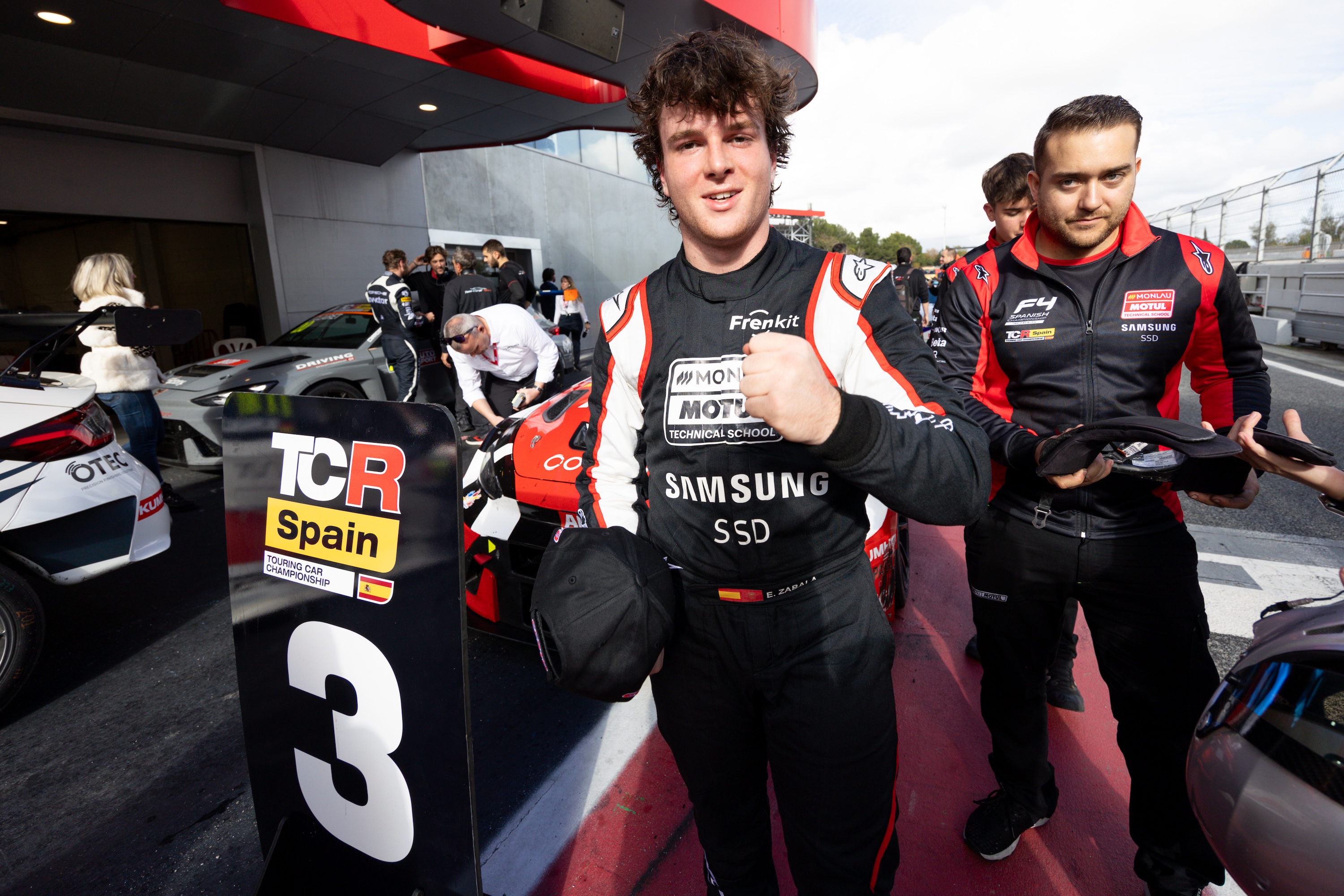 Erik Zabala, el joven piloto navarro que ha brillado en el Campeonato de Espa&ntilde;a de Turismos 2024