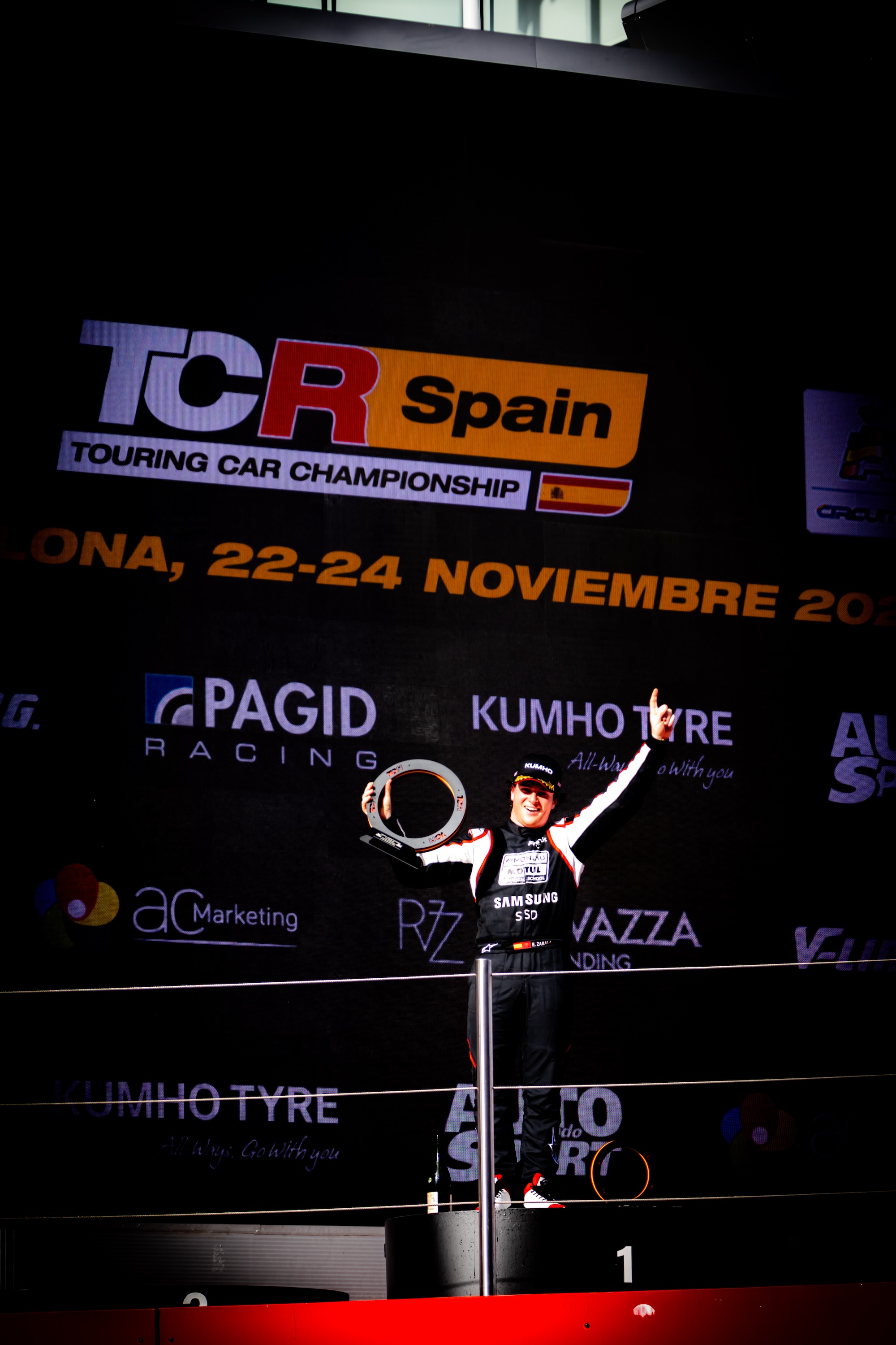 Erik Zabala, el joven piloto navarro que ha brillado en el Campeonato de Espa&ntilde;a de Turismos 2024