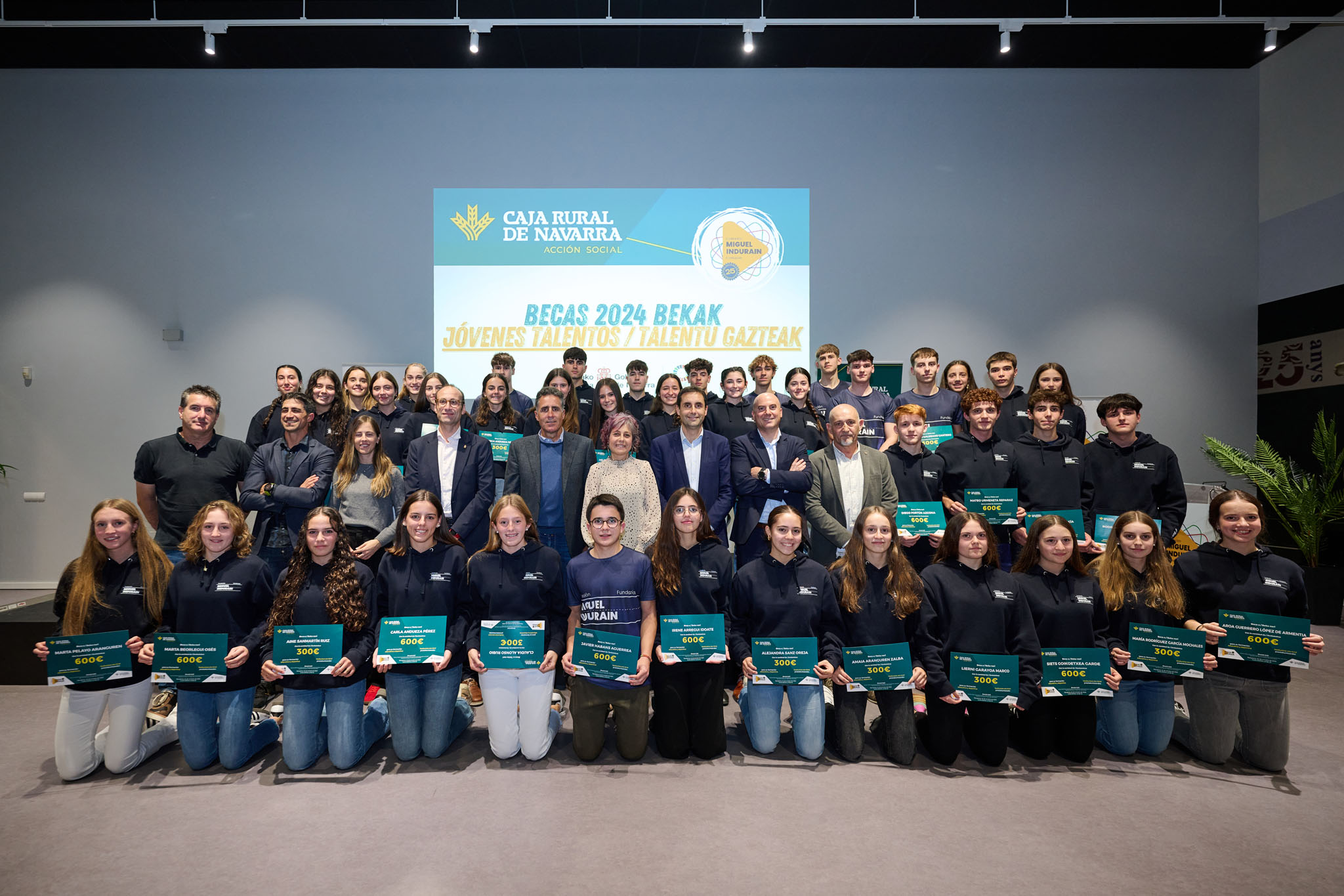 La fiesta de Caja Rural de Navarra y los "J&oacute;venes Talentos 2024"