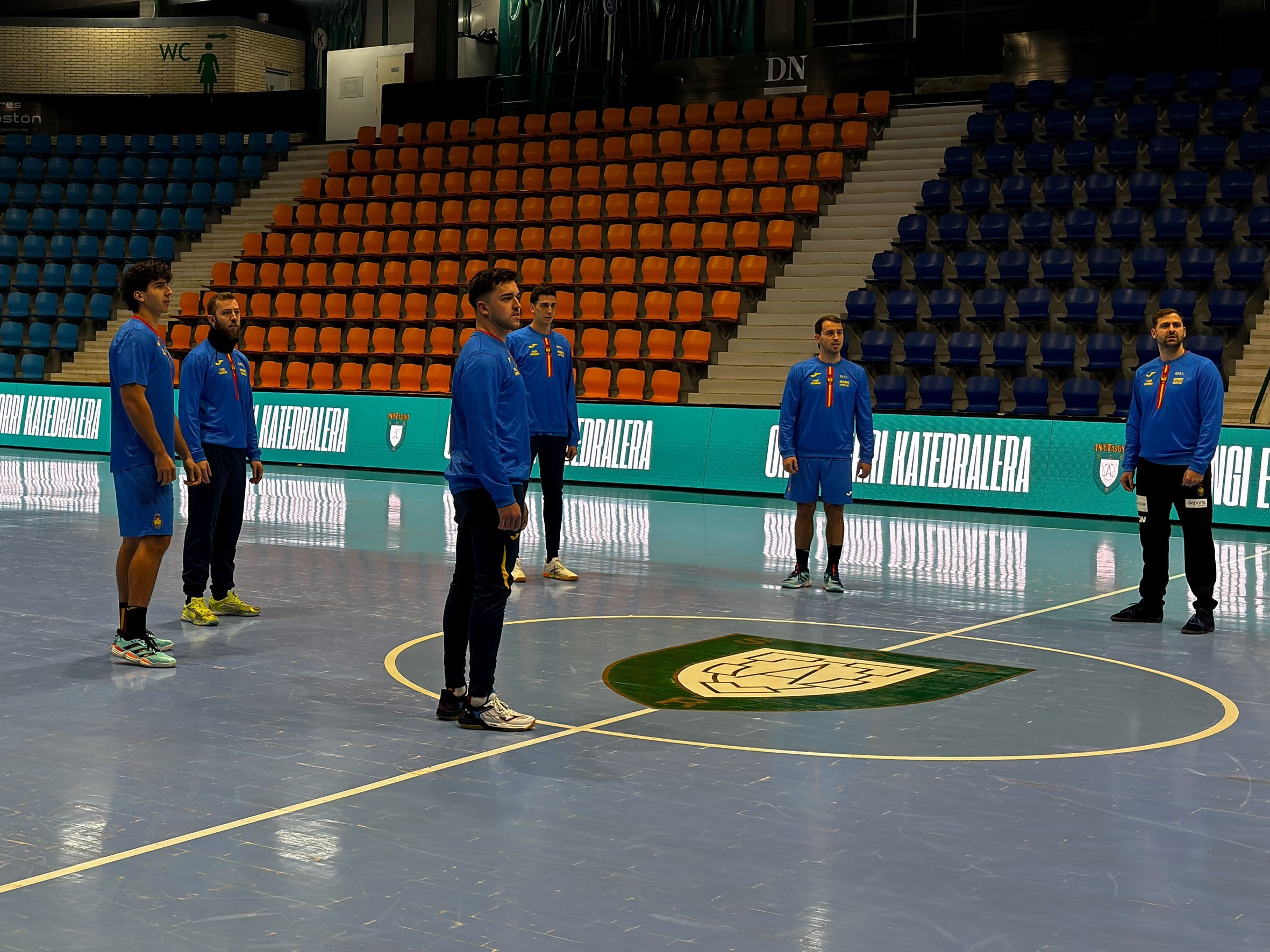La selecci&oacute;n espa&ntilde;ola de balonmano inicia en Pamplona su preparaci&oacute;n para el EHF EURO 2026