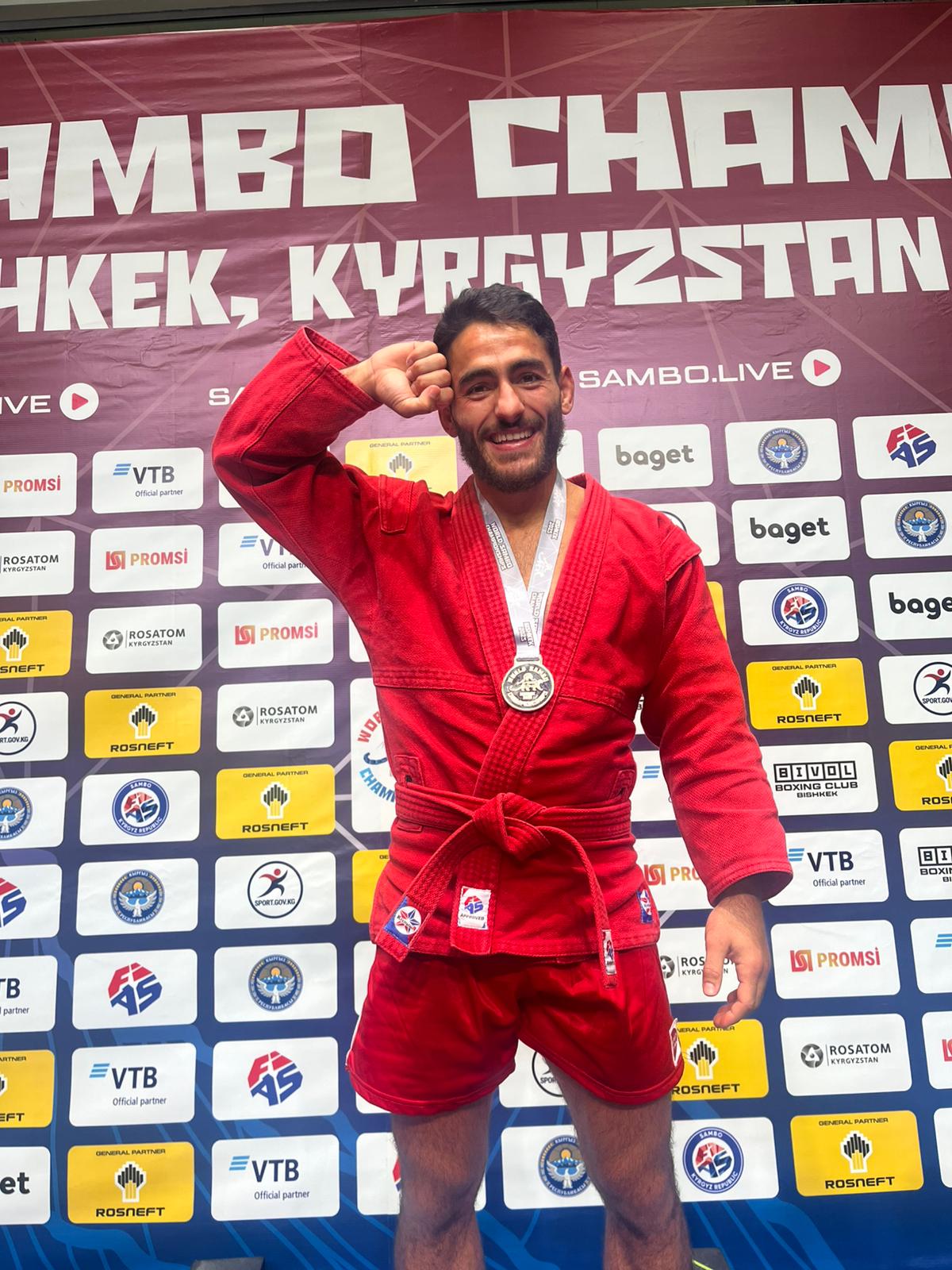 El navarro Ibai Gracia, subcampe&oacute;n del mundo de sambo en Kirguist&aacute;n