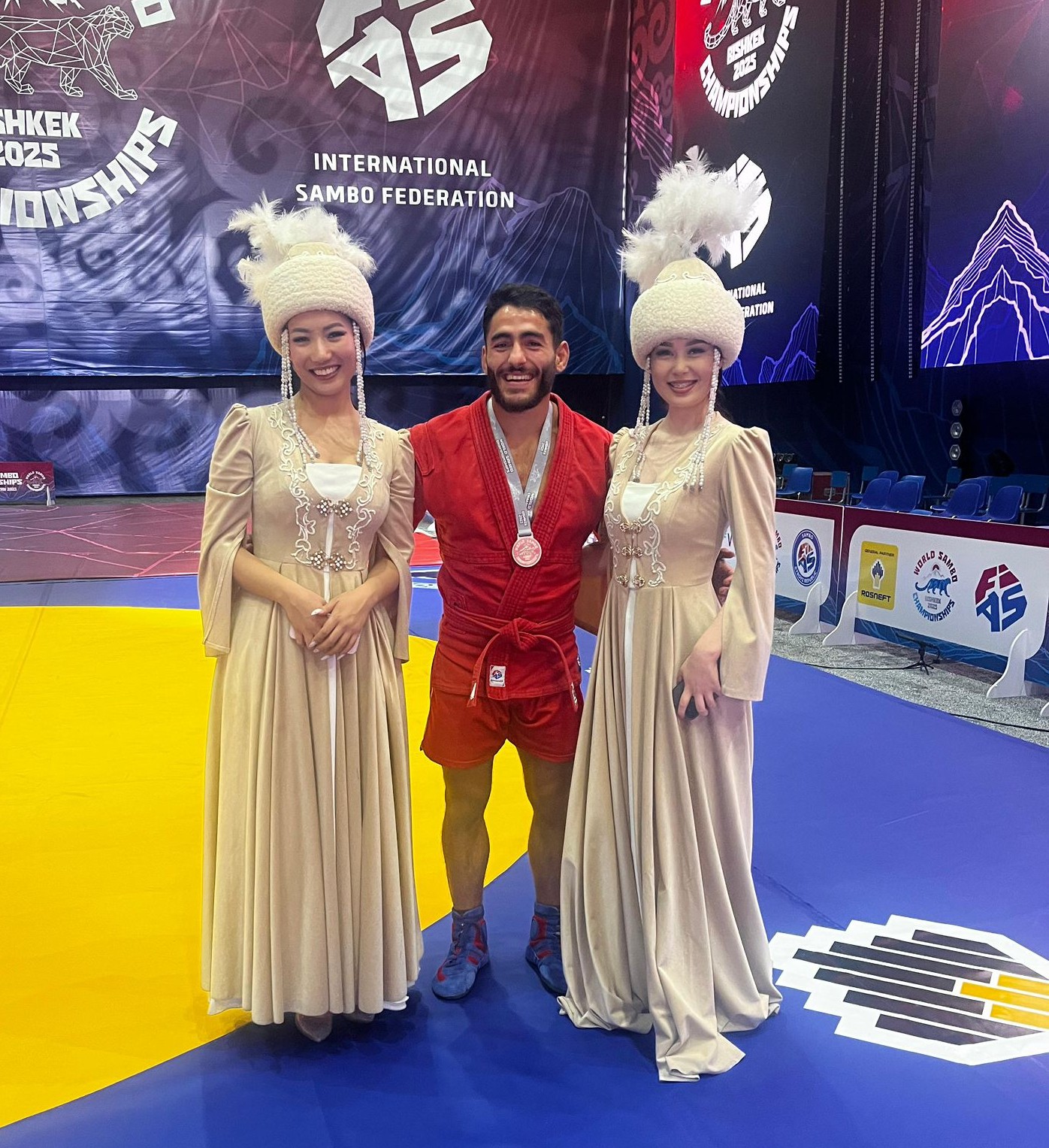 El navarro Ibai Gracia, subcampe&oacute;n del mundo de sambo en Kirguist&aacute;n