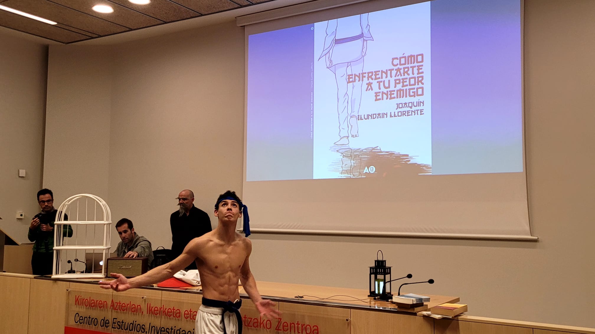 Presentaci&oacute;n del c&oacute;mic "C&oacute;mo enfrentarte a tu peor enemigo"