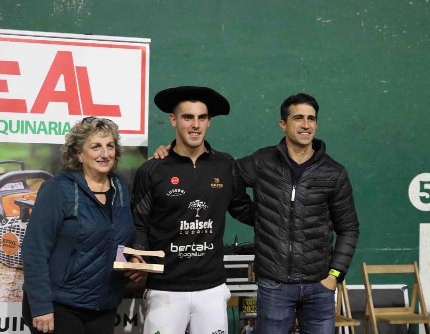 IKER VICENTE SE IMPONE EN EL CAMPEONATO NAVARRO DE AIZKORALIS