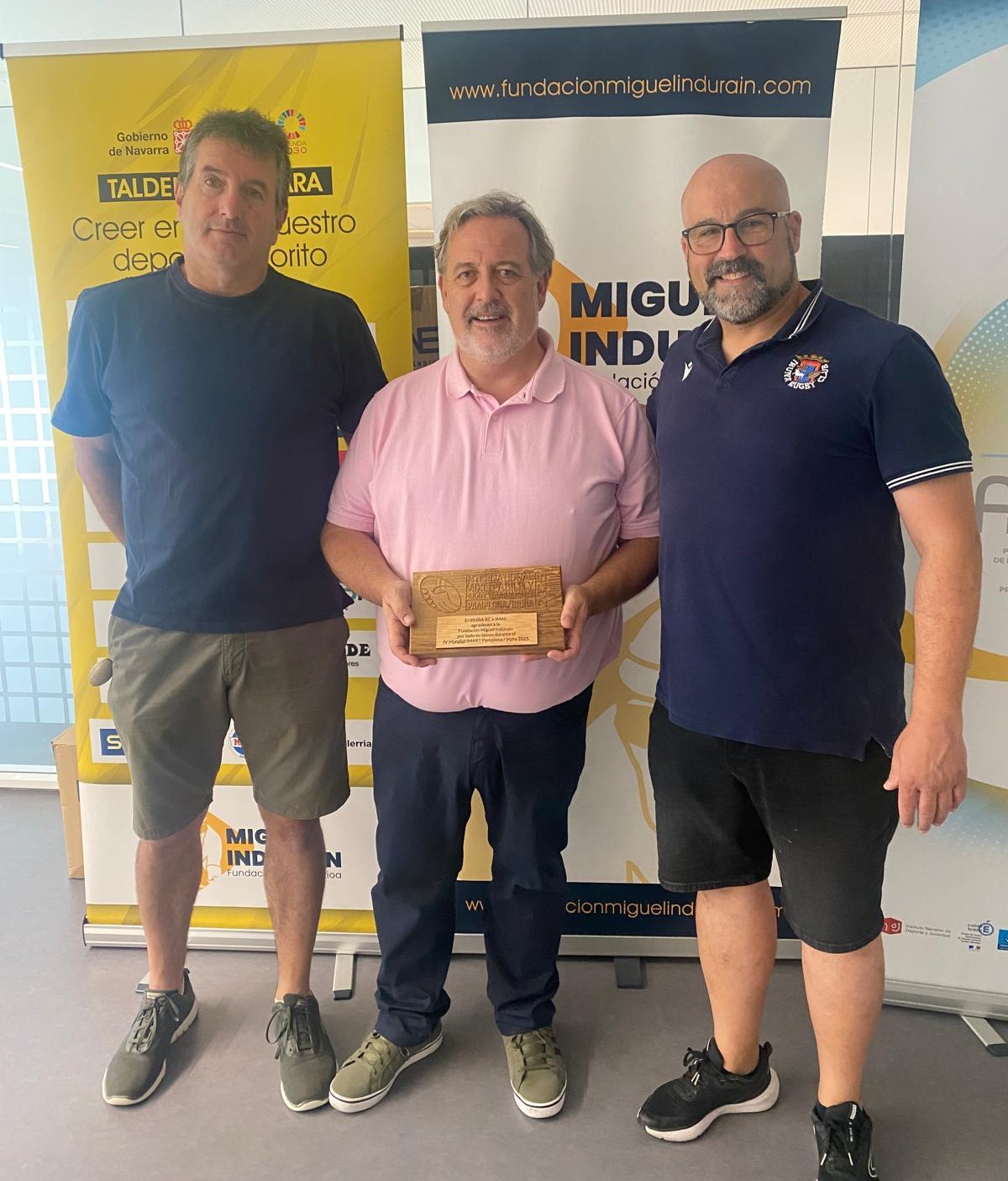 Reconocimiento a la Fundaci&oacute;n Miguel Indurain por su apoyo al torneo internacional IMART