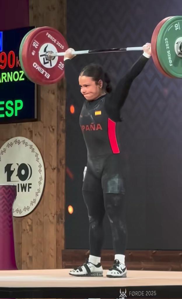 Naroa Arrasate firma un s&oacute;lido 13&ordm; puesto en el Mundial Absoluto de Halterofilia de F&oslash;rde