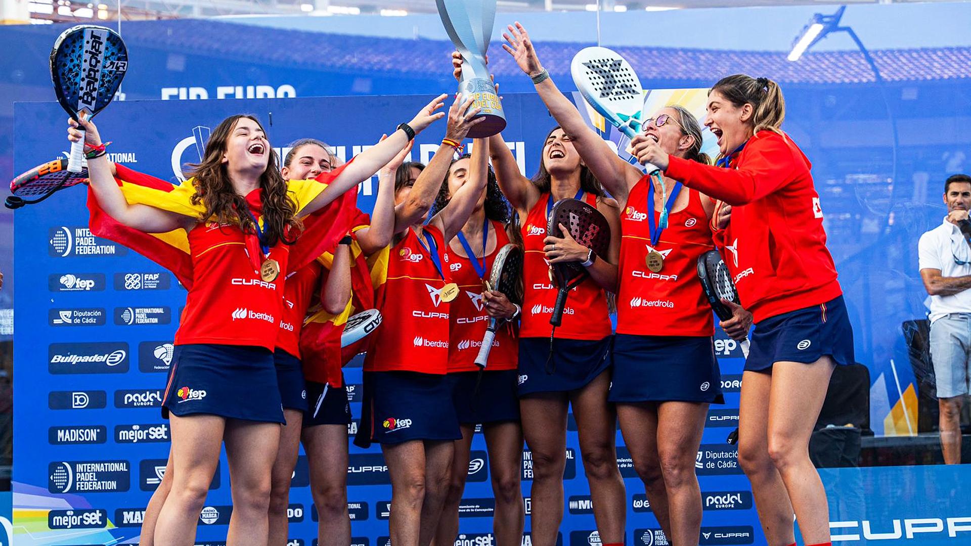 La navarra Martina Calvo se proclama campeona de Europa con la selecci&oacute;n espa&ntilde;ola de p&aacute;del