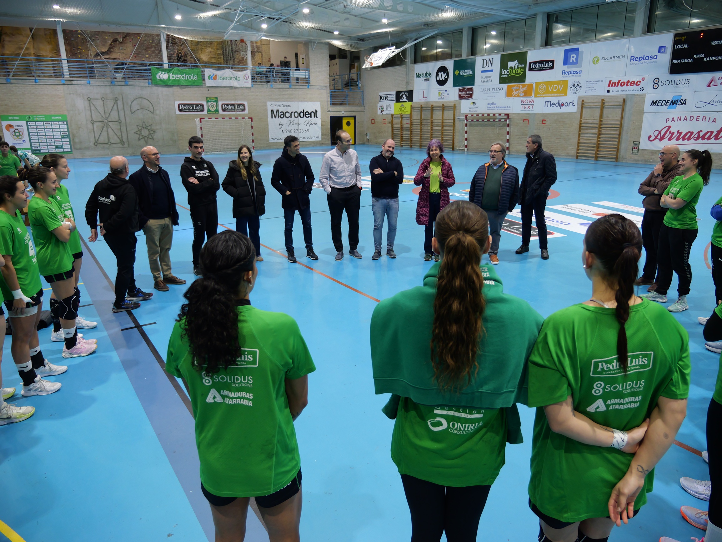 La Fundaci&oacute;n Miguel Indur&aacute;in renueva su apoyo al Replasa Beti Onak en la temporada 2025/2026