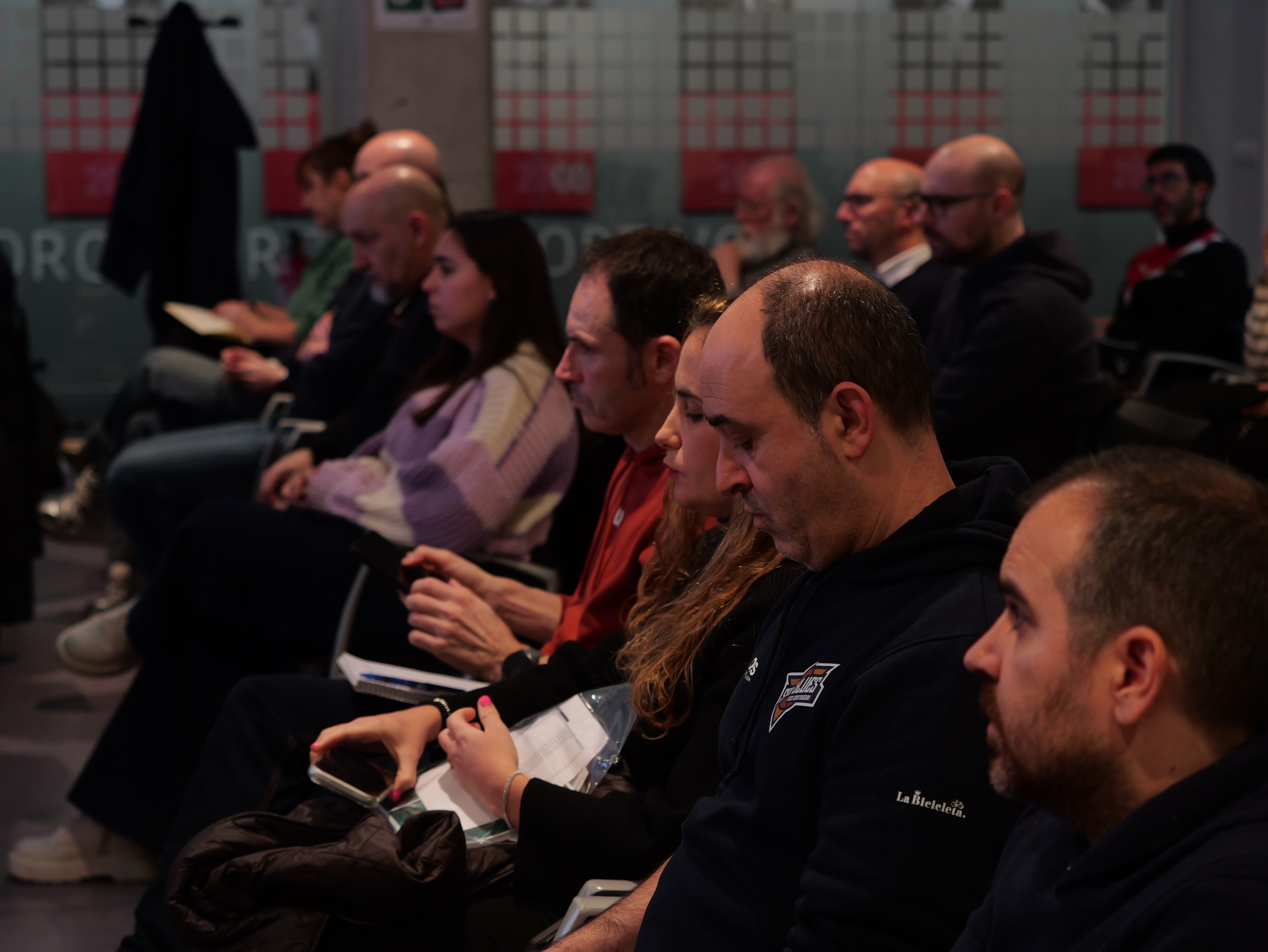 Encuentro para trabajar la comunicaci&oacute;n conjunta del deporte femenino en Navarra