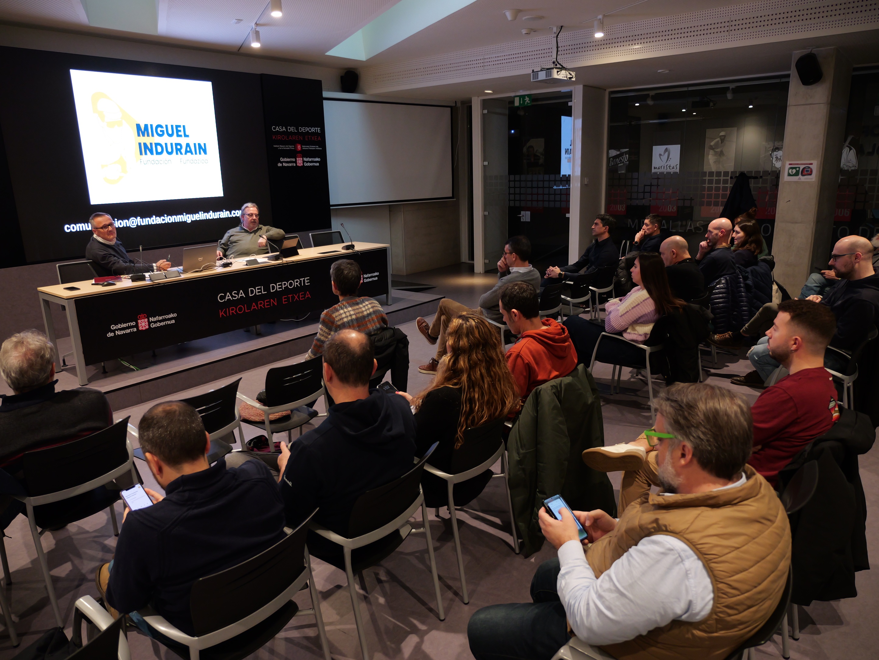 Encuentro para trabajar la comunicaci&oacute;n conjunta del deporte femenino en Navarra