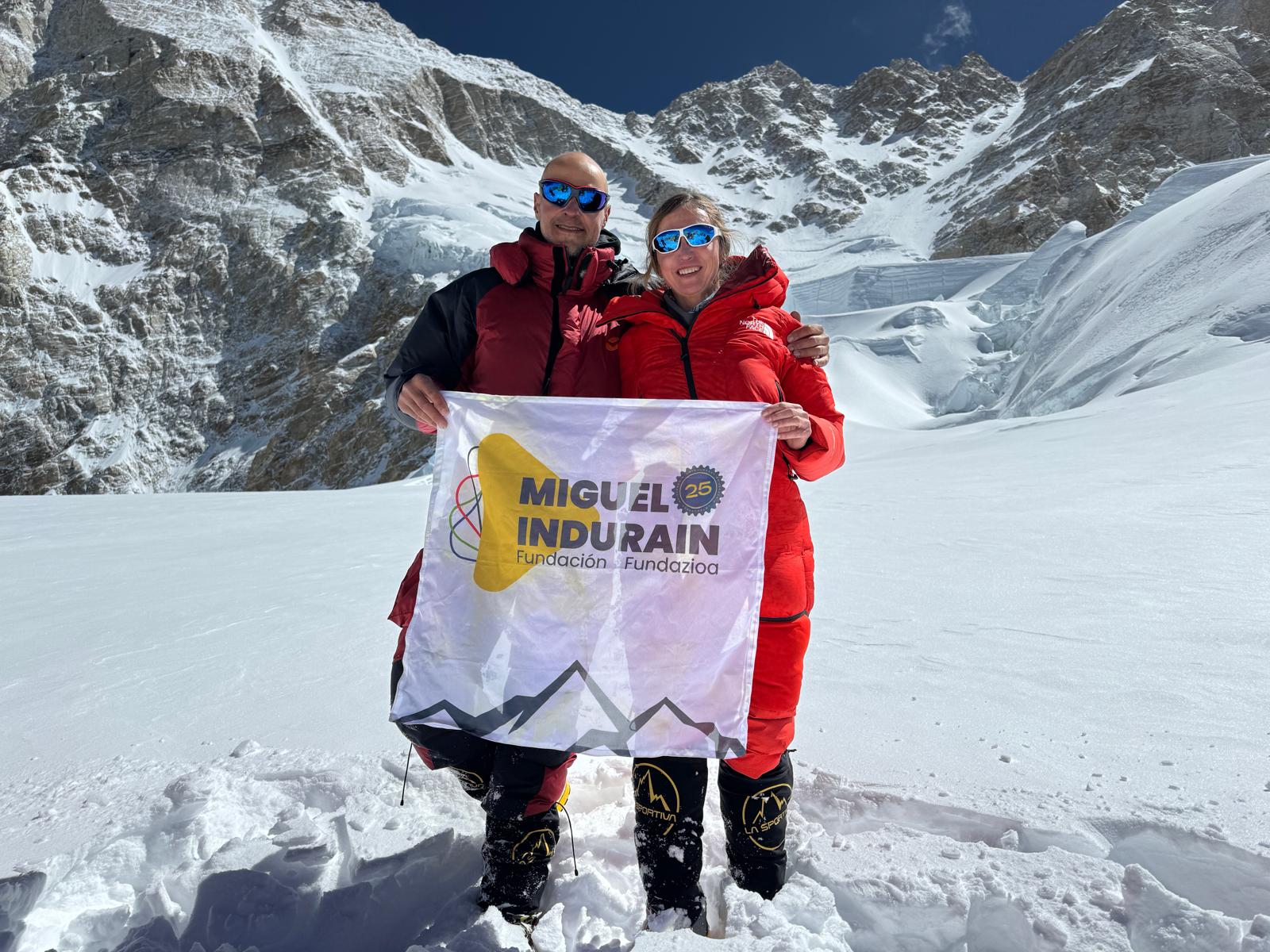 La aventura ya ha comenzado: Uxue Murolas parte hacia el Himalaya en busca de la cima del Makalu