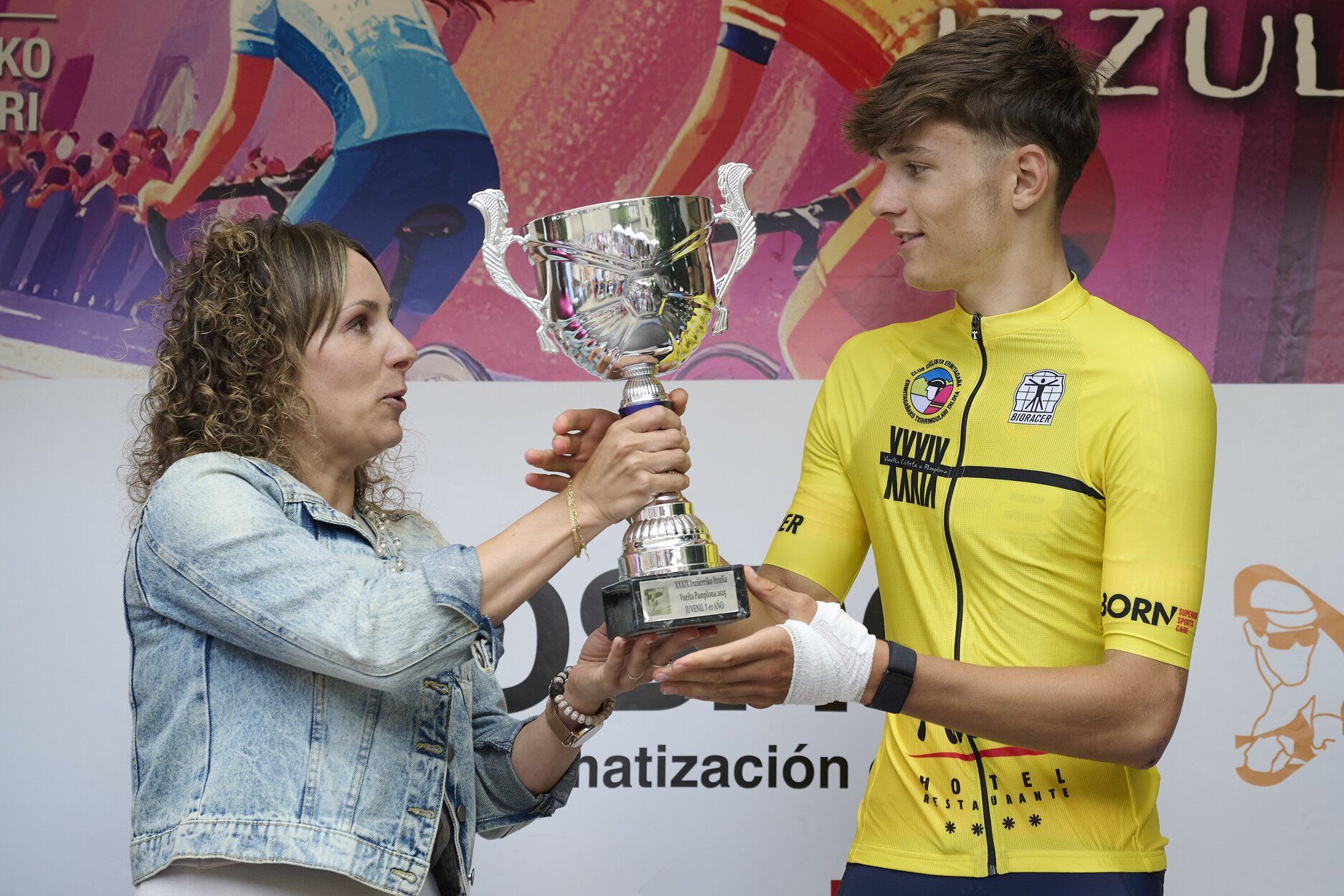 Lucas Stradhonsky gana la Vuelta a Pamplona j&uacute;nior tras un dram&aacute;tico desenlace en El Red&iacute;n